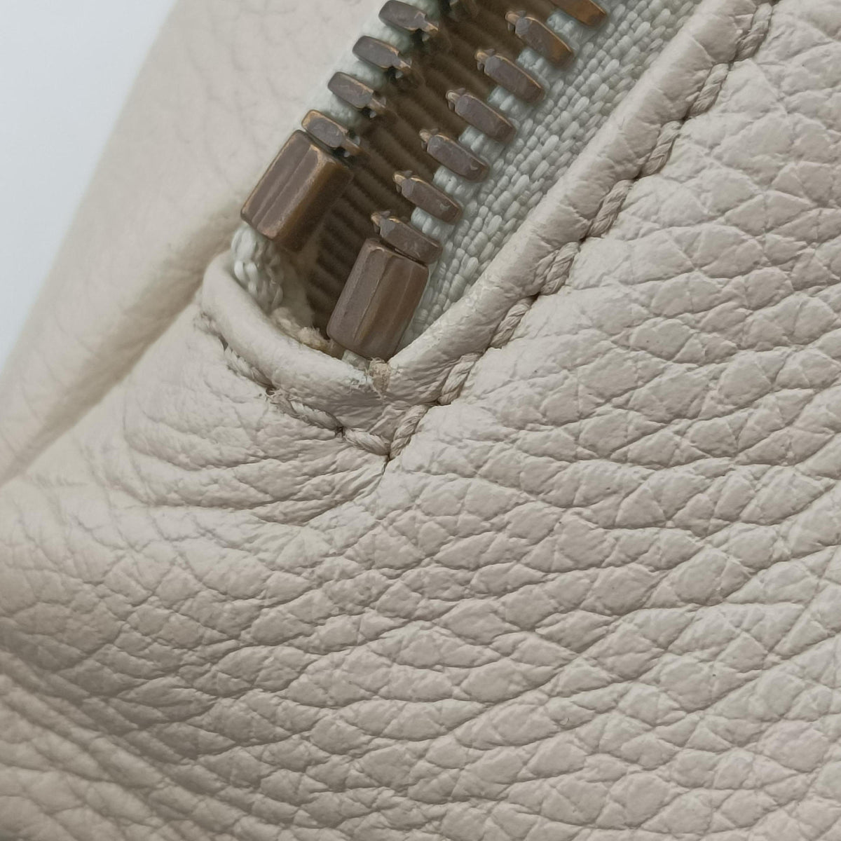 Pre-owned Gucci Print White Leather 527792 bum bag/waist bag | stylenewstar