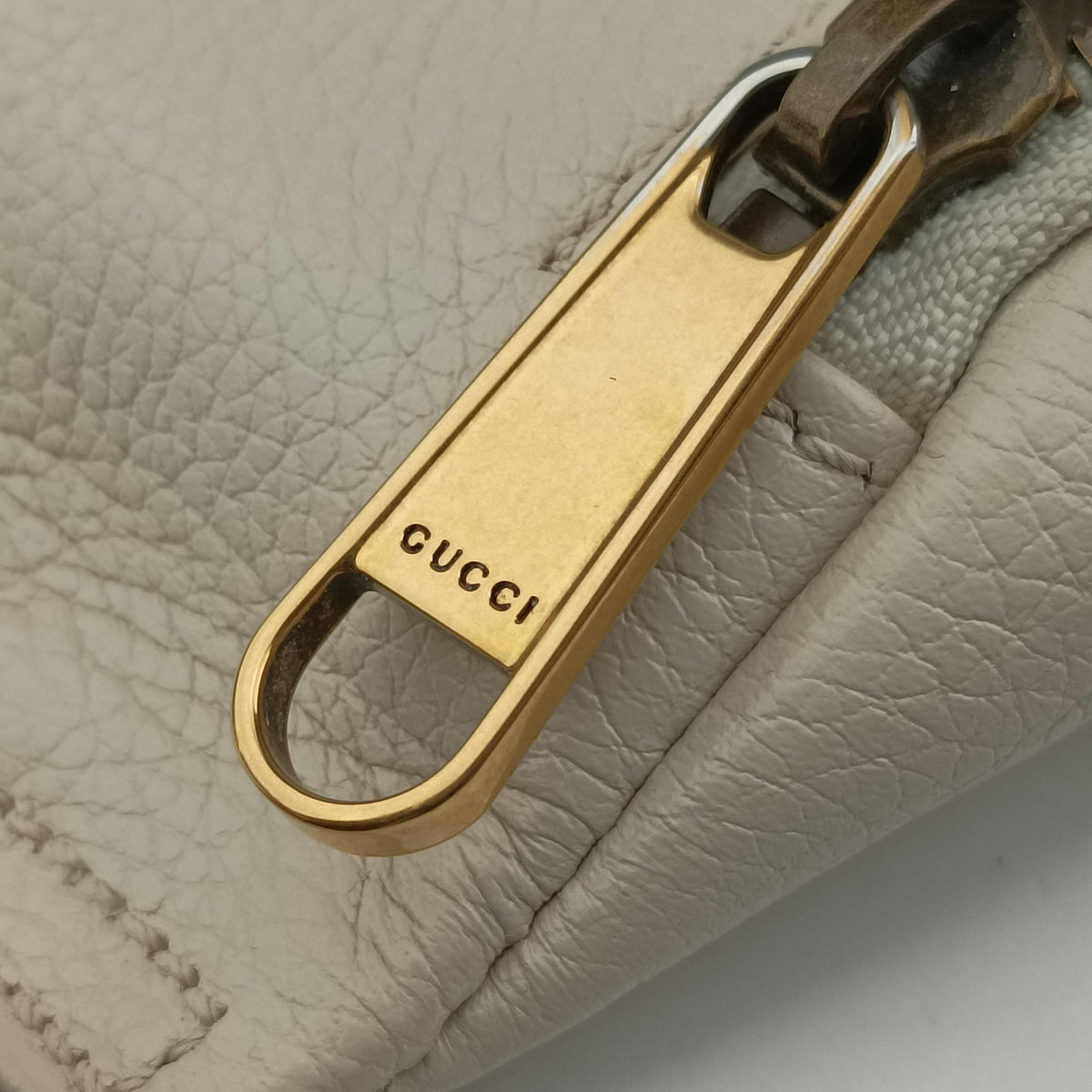 Pre-owned Gucci Print White Leather 527792 bum bag/waist bag | stylenewstar