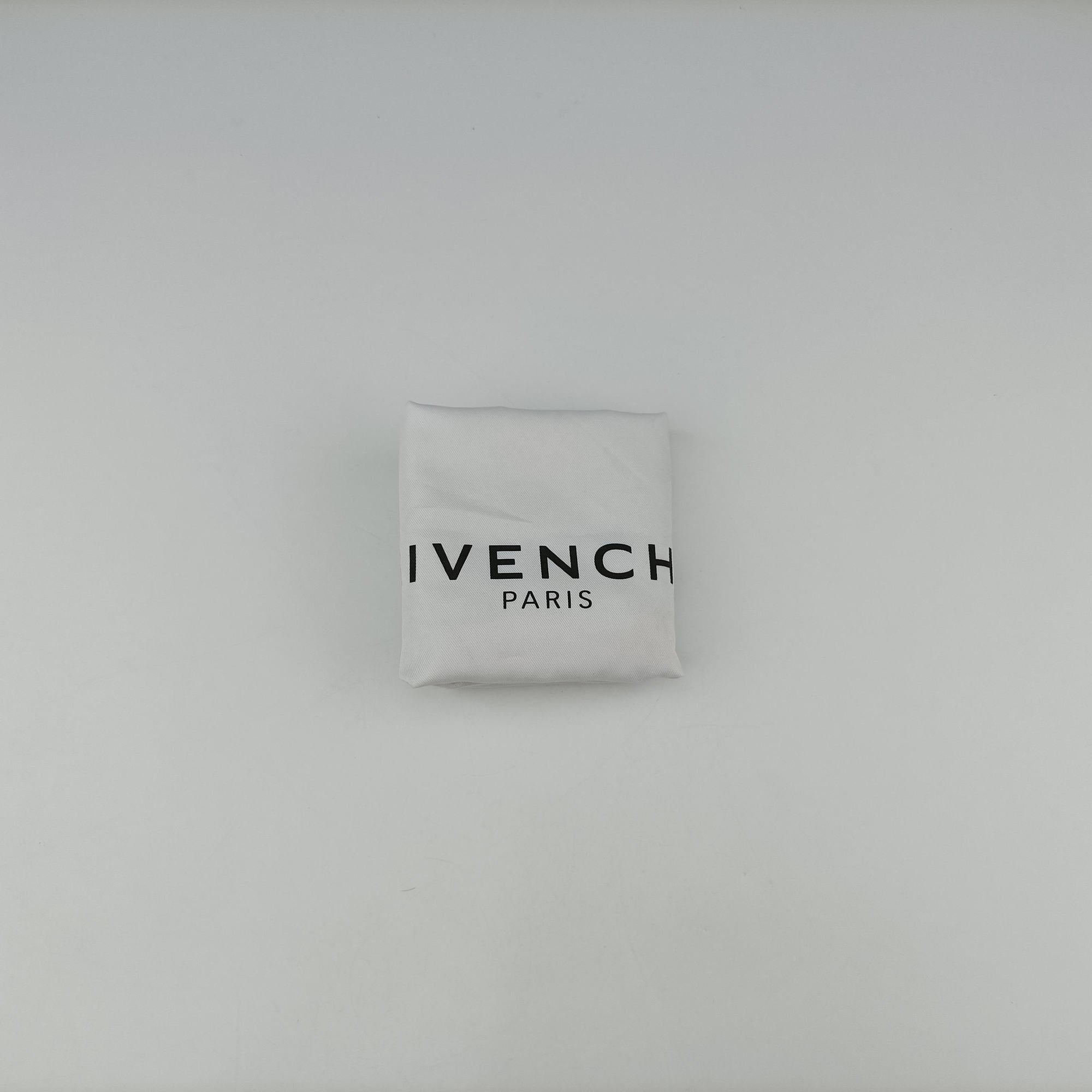 Vintage Givenchy Bow cut Star Black x White Leather  shoulderbag | stylenewstar