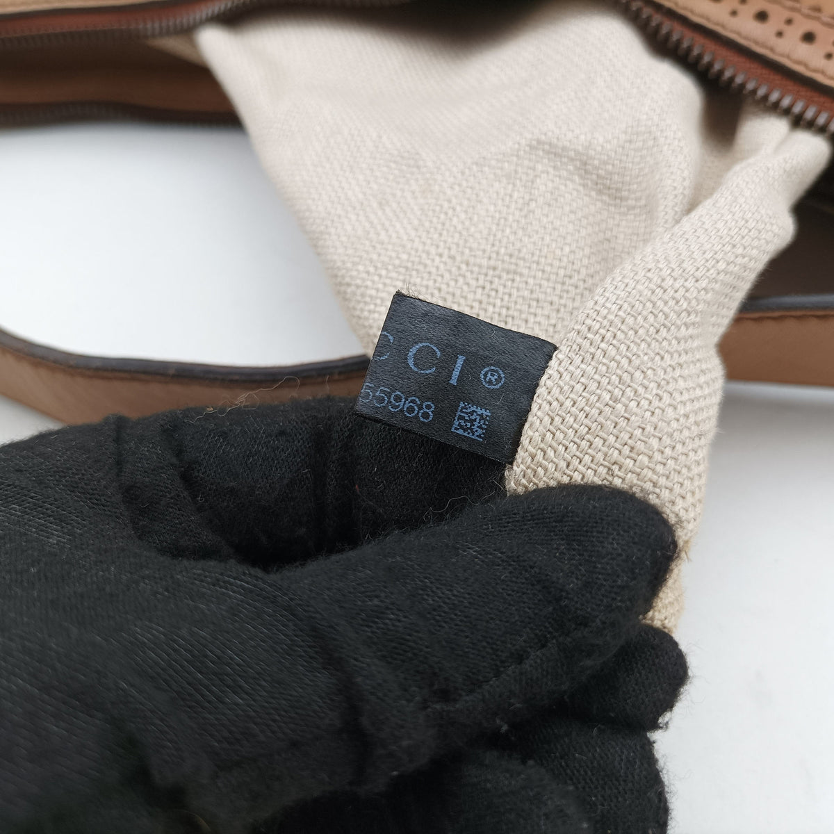 Secondhand Gucci Duilio Brogue Camel Leather 296901 shoulderbag | stylenewstar