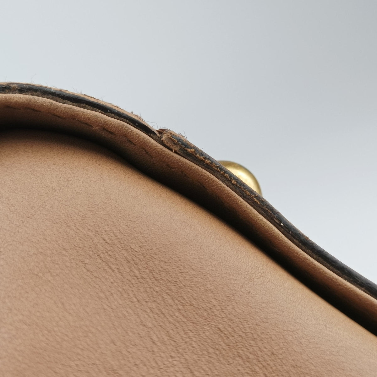 Secondhand Gucci Duilio Brogue Camel Leather 296901 shoulderbag | stylenewstar