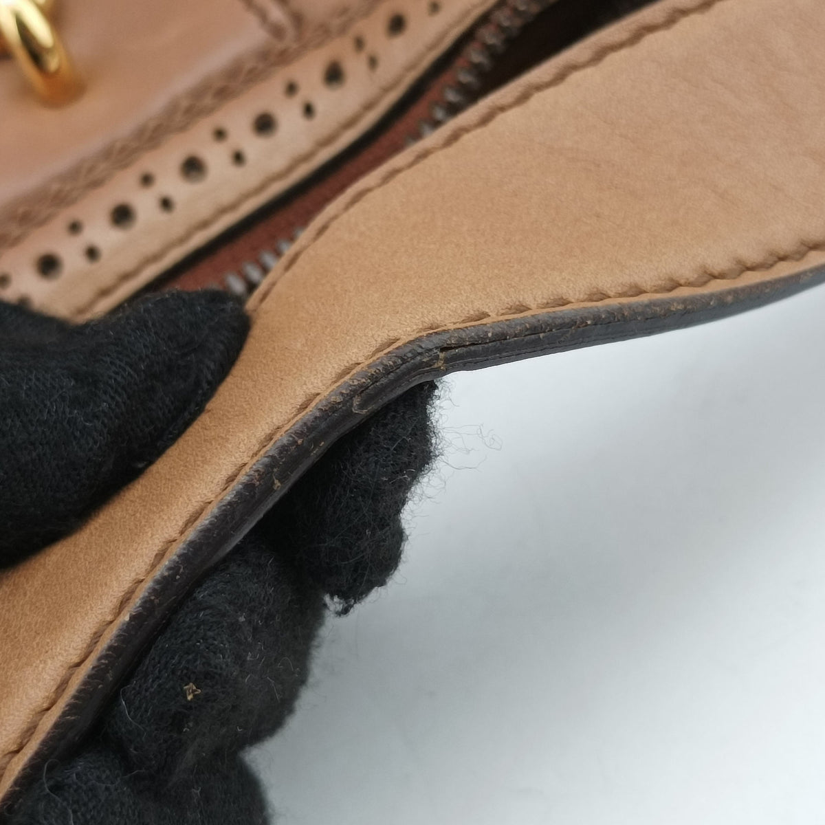 Secondhand Gucci Duilio Brogue Camel Leather 296901 shoulderbag | stylenewstar