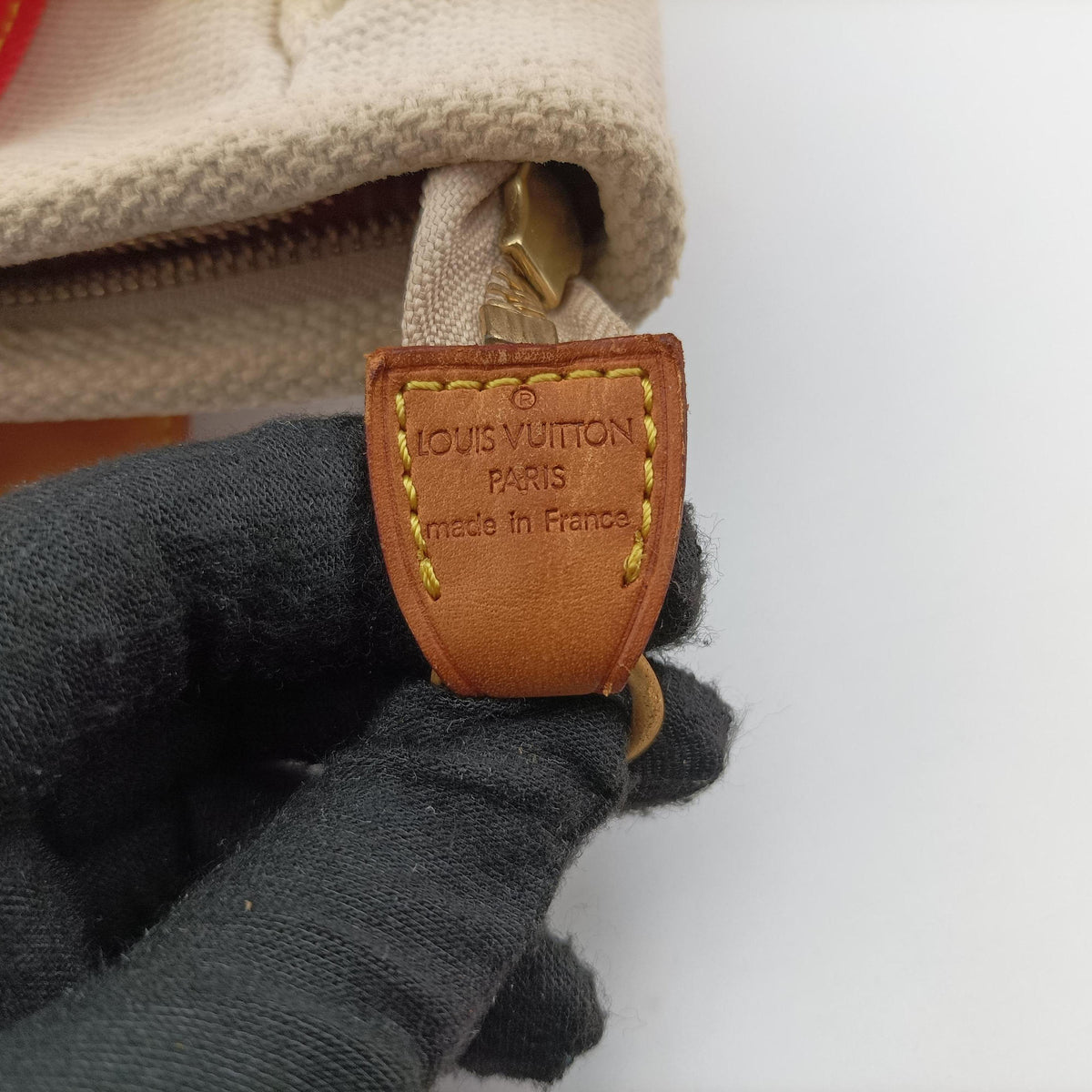 Secondhand Louis Vuitton Kaba MM Antigua Beige x Red Canvas M40035 handbag | stylenewstar