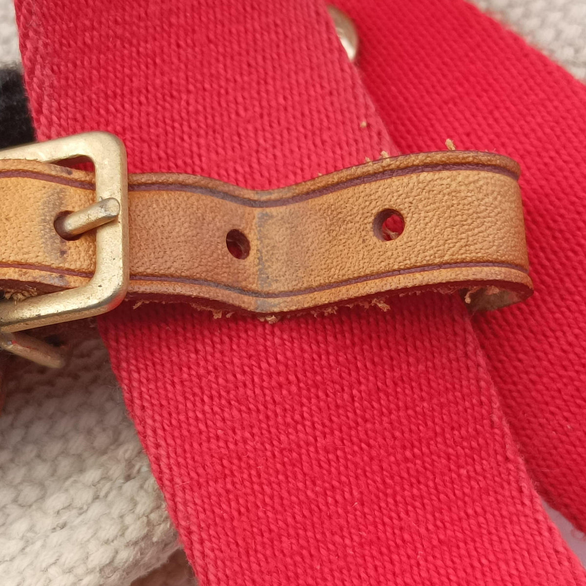 Secondhand Louis Vuitton Kaba MM Antigua Beige x Red Canvas M40035 handbag | stylenewstar