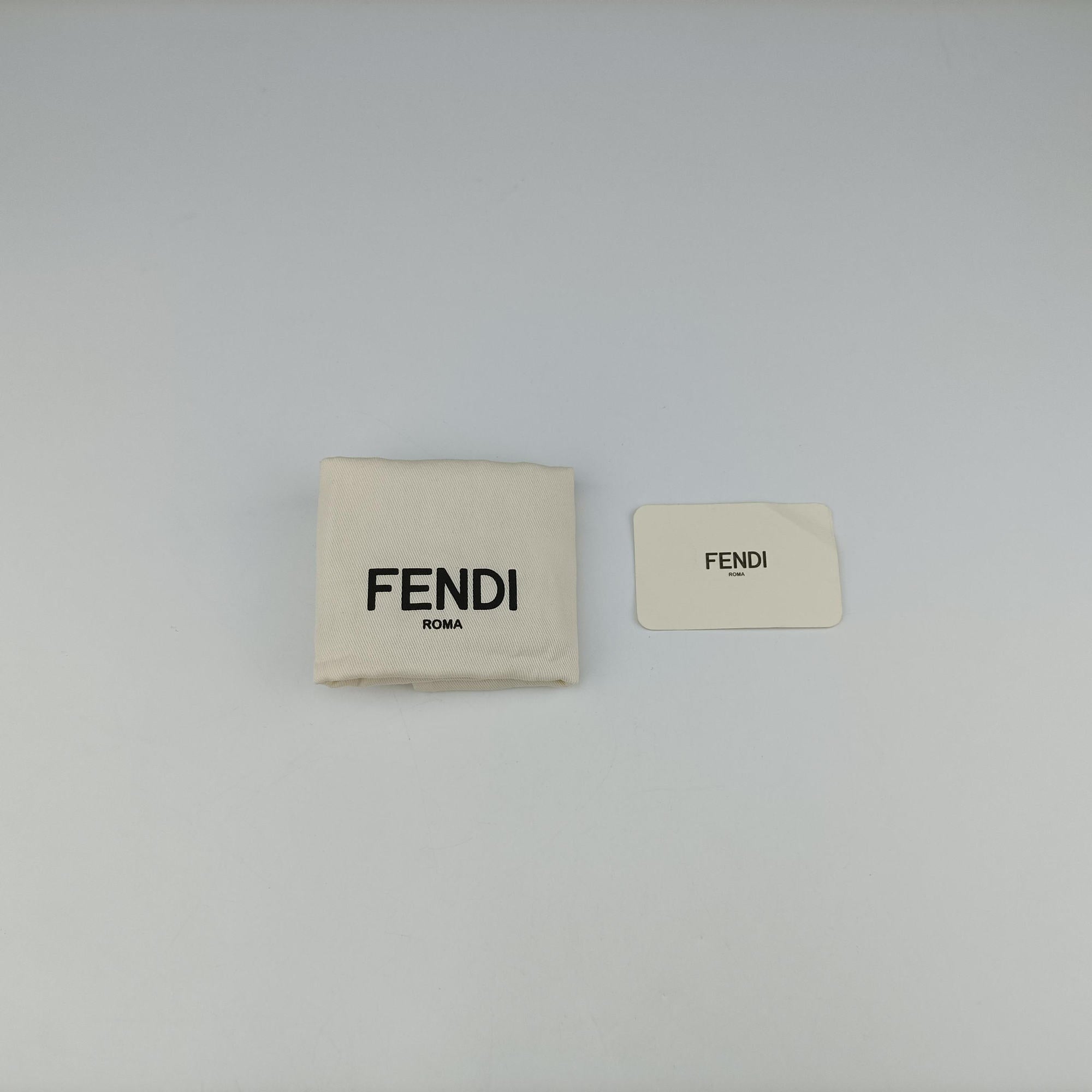 Pre-owned Fendi Nano Fendigraphy White Leather 7AS089 clutchbag | stylenewstar