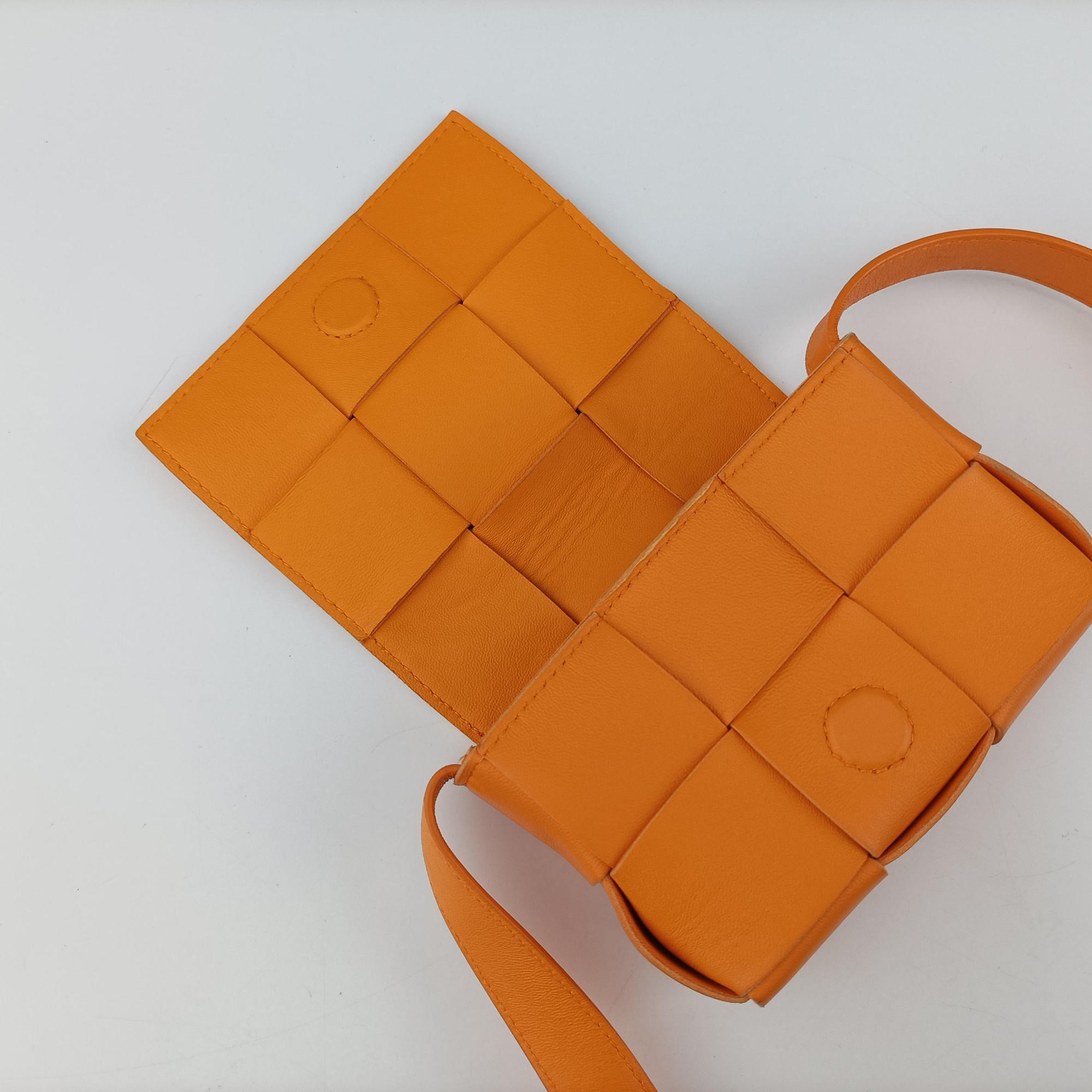 Pre-owned Bottega Veneta candy cassette Orange lambskin  shoulderbag | stylenewstar