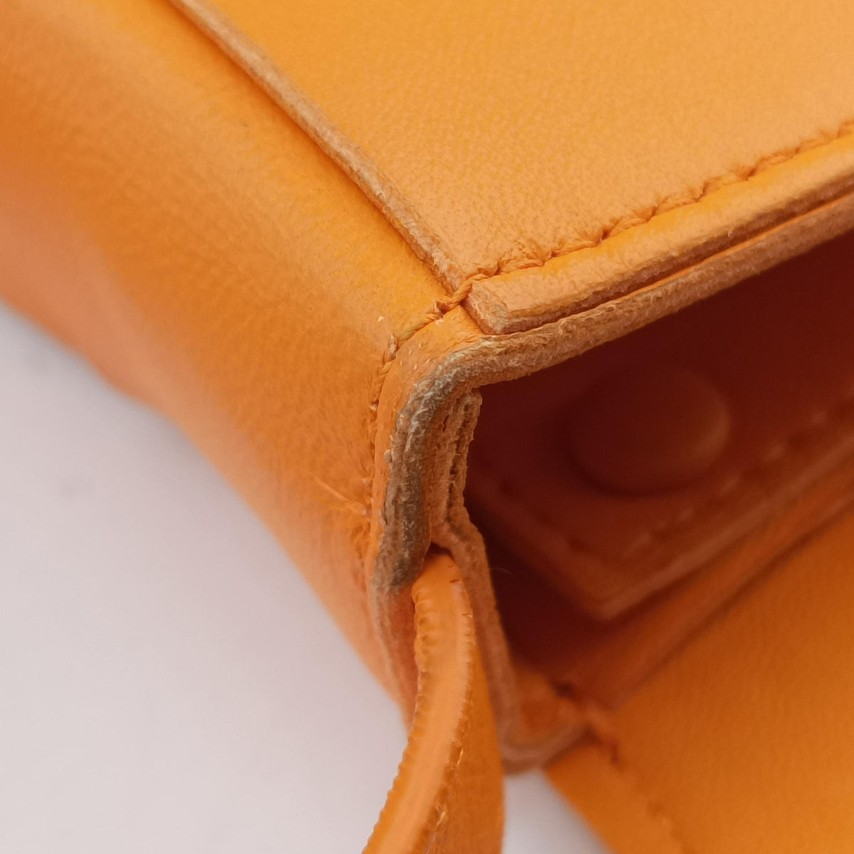 Pre-owned Bottega Veneta candy cassette Orange lambskin  shoulderbag | stylenewstar
