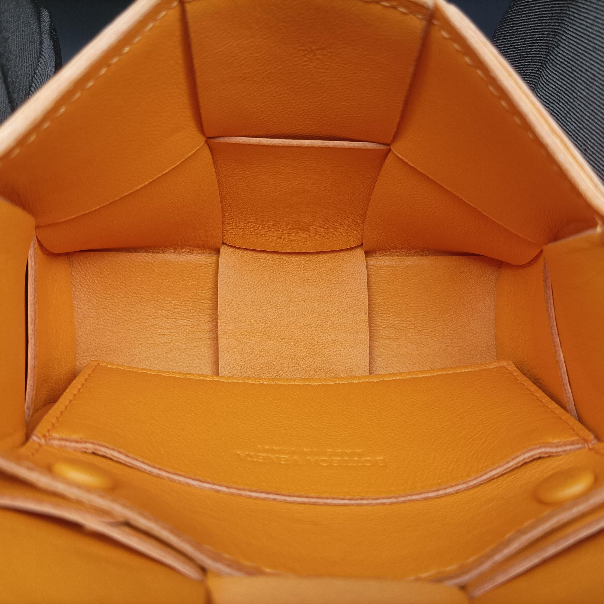 Pre-owned Bottega Veneta candy cassette Orange lambskin  shoulderbag | stylenewstar