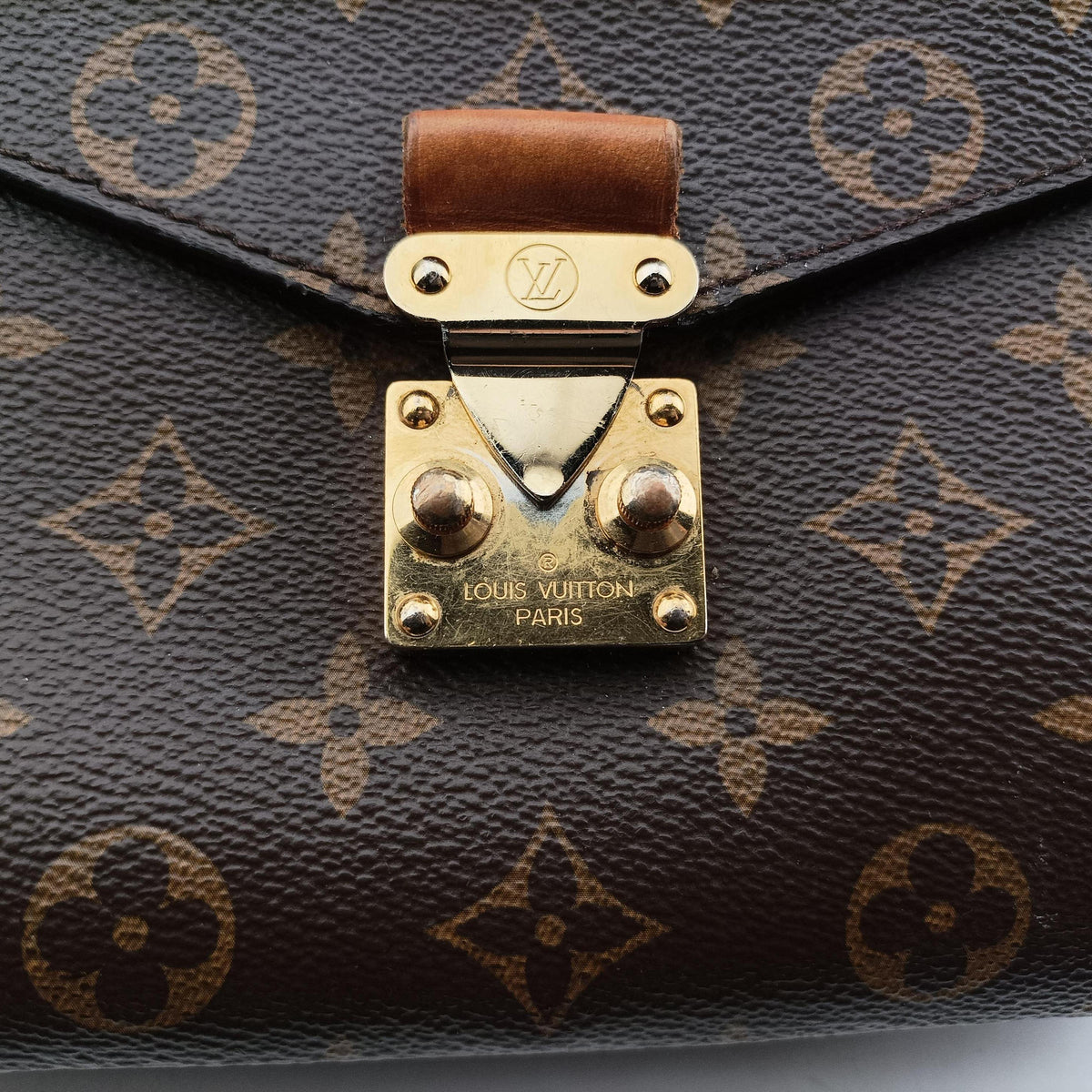 Secondhand Louis Vuitton Pochette Metis MM Brown Monogram Canvas M44875 shoulderbag | stylenewstar