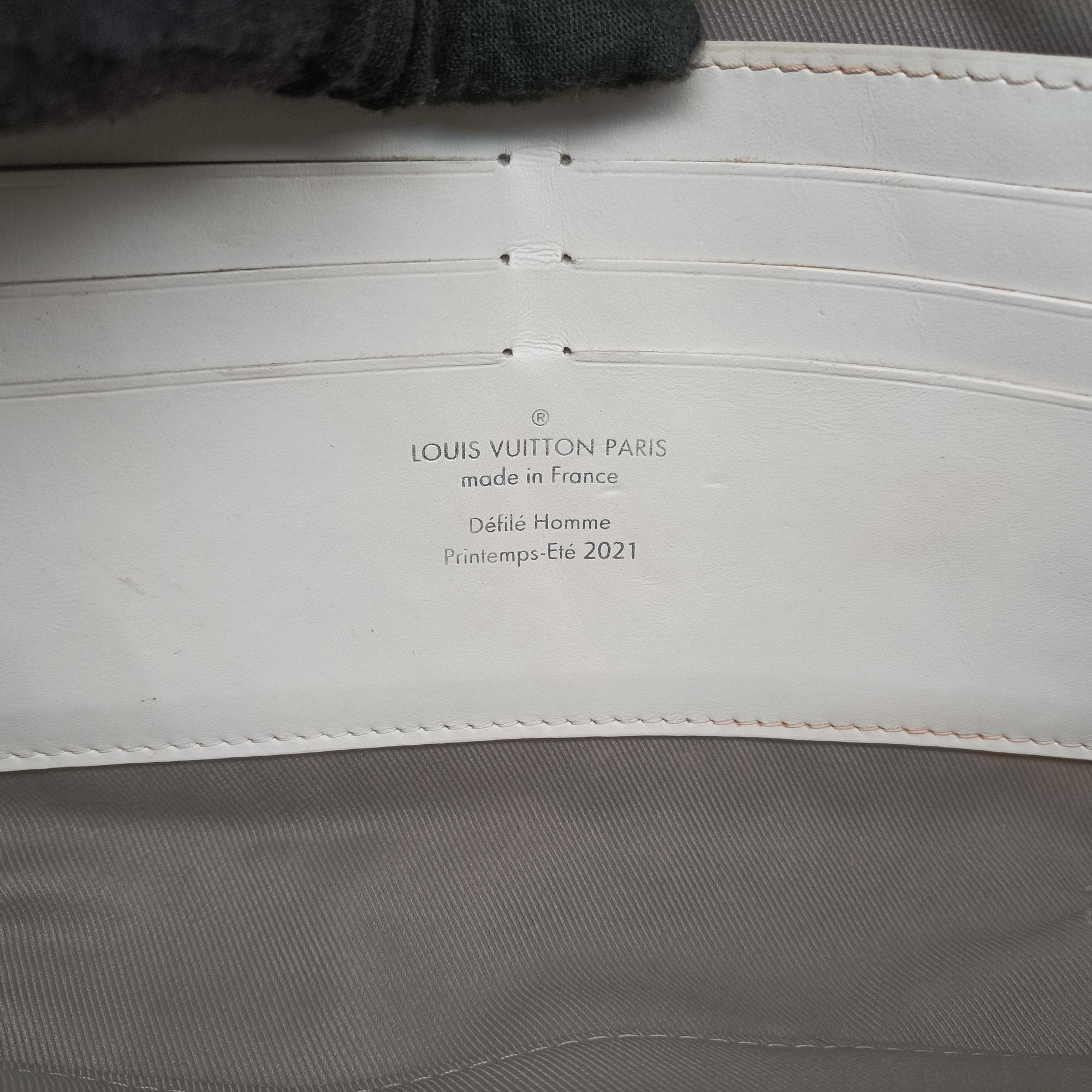 Pre-owned Louis Vuitton Soft Trunk LV Friends White x Multicolor Monogram Taurillon M80146 shoulderbag | stylenewstar