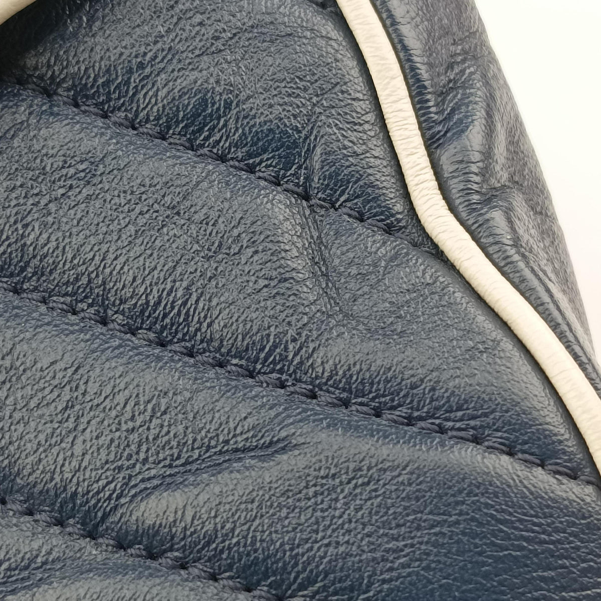 Vintage Gucci GG Marmont White×Blue Leather 443497 shoulderbag | stylenewstar
