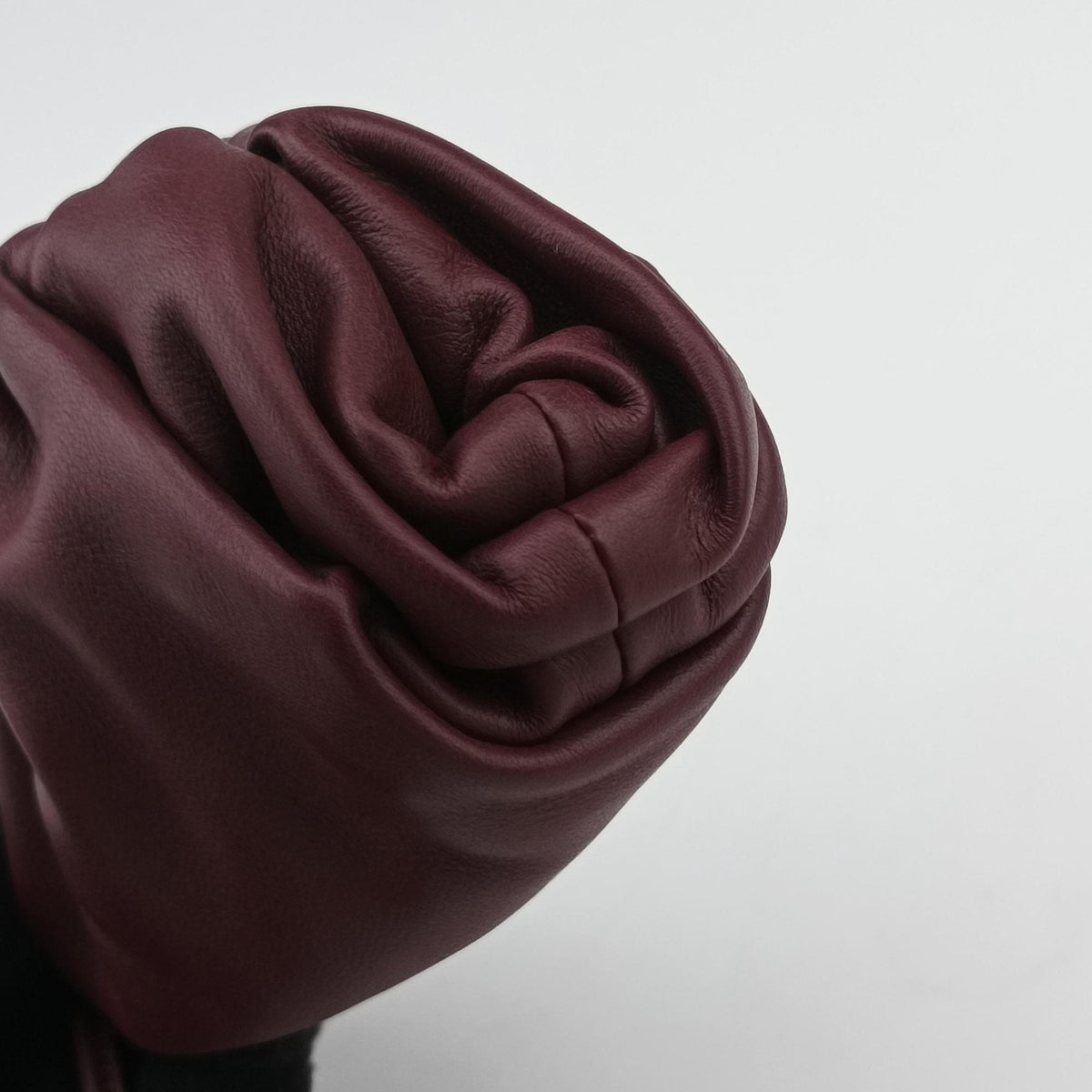 Vintage Bottega Veneta The Porch Burgundy lambskin  handbag | stylenewstar