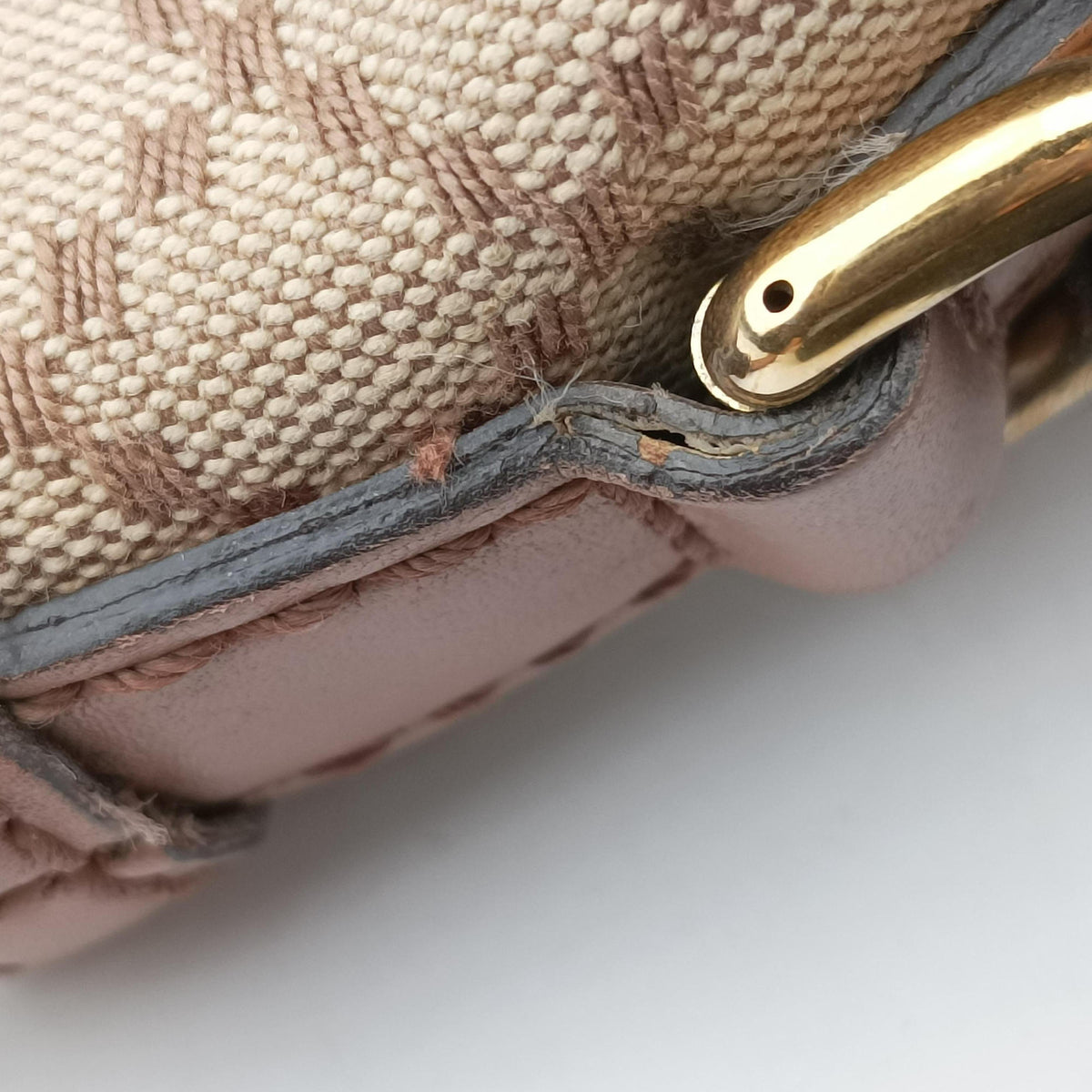 Pre-owned Gucci Sukey Beige Canvas×Leather 247902 shoulderbag | stylenewstar