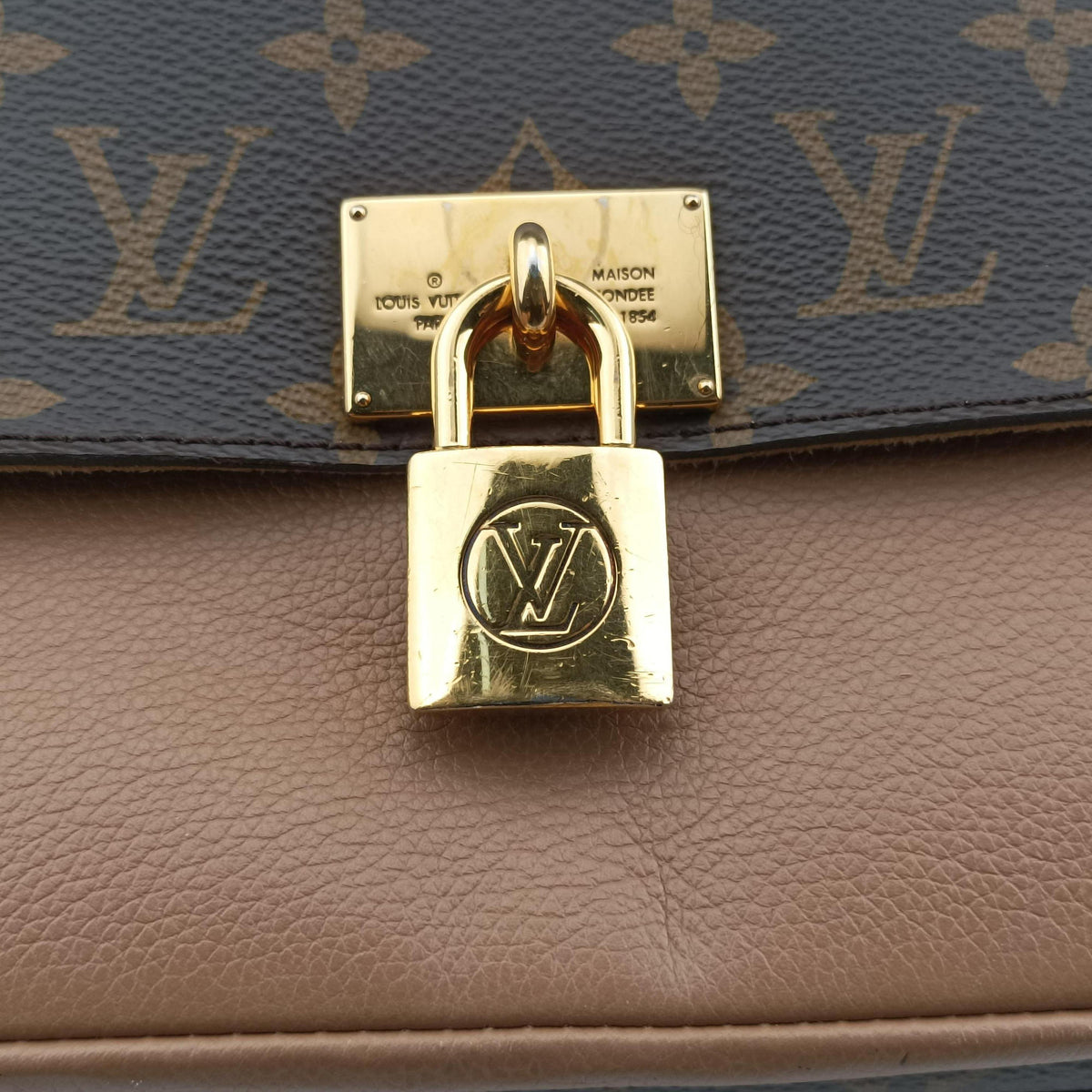 Secondhand Louis Vuitton MARIGNAN brown×SESAME Monogram Canvas×calf leather M44544 shoulderbag | stylenewstar