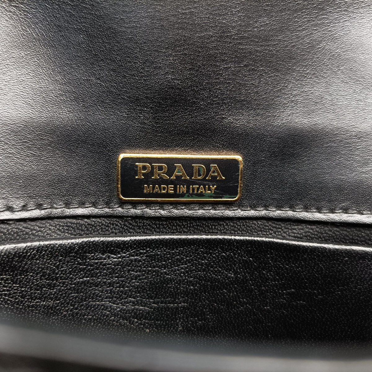 Vintage Prada Pionniere Black leather 1BH056 shoulderbag | stylenewstar