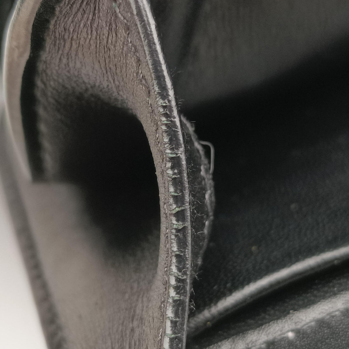 Vintage Prada Pionniere Black leather 1BH056 shoulderbag | stylenewstar