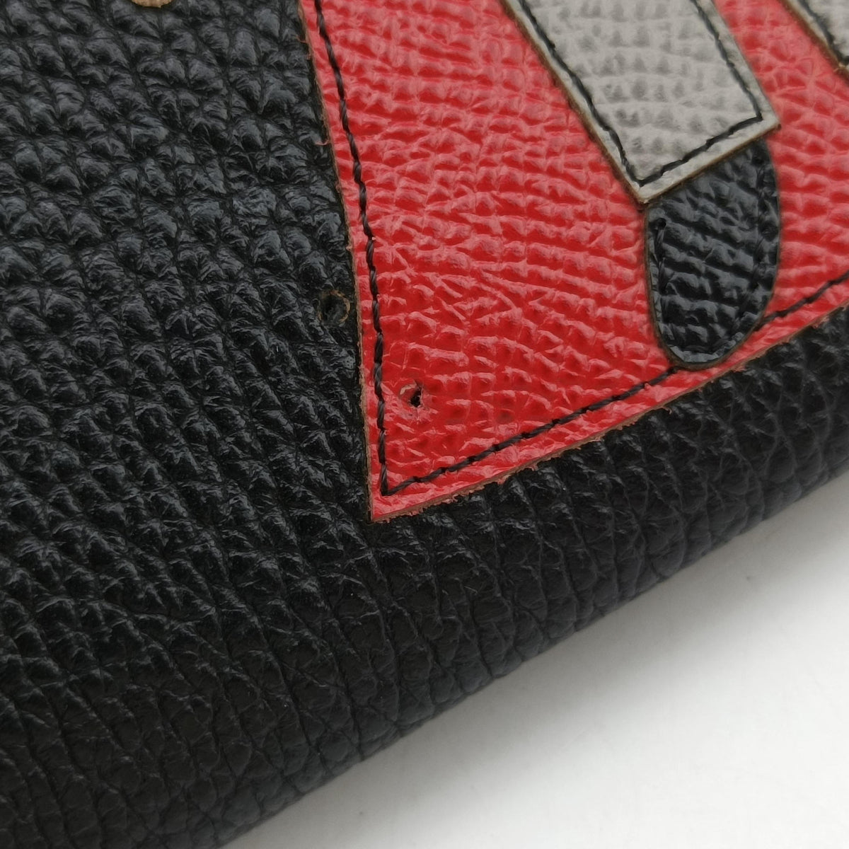 Secondhand Dolce & Gabbana Family Patch Black Leather  shoulderbag | stylenewstar