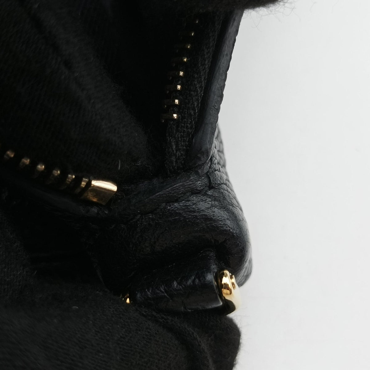 Secondhand Dolce & Gabbana Family Patch Black Leather  shoulderbag | stylenewstar