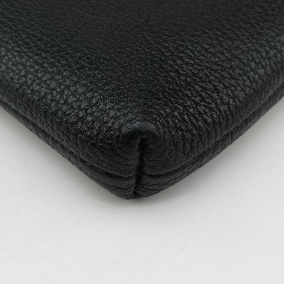 Secondhand Dolce & Gabbana Family Patch Black Leather  shoulderbag | stylenewstar