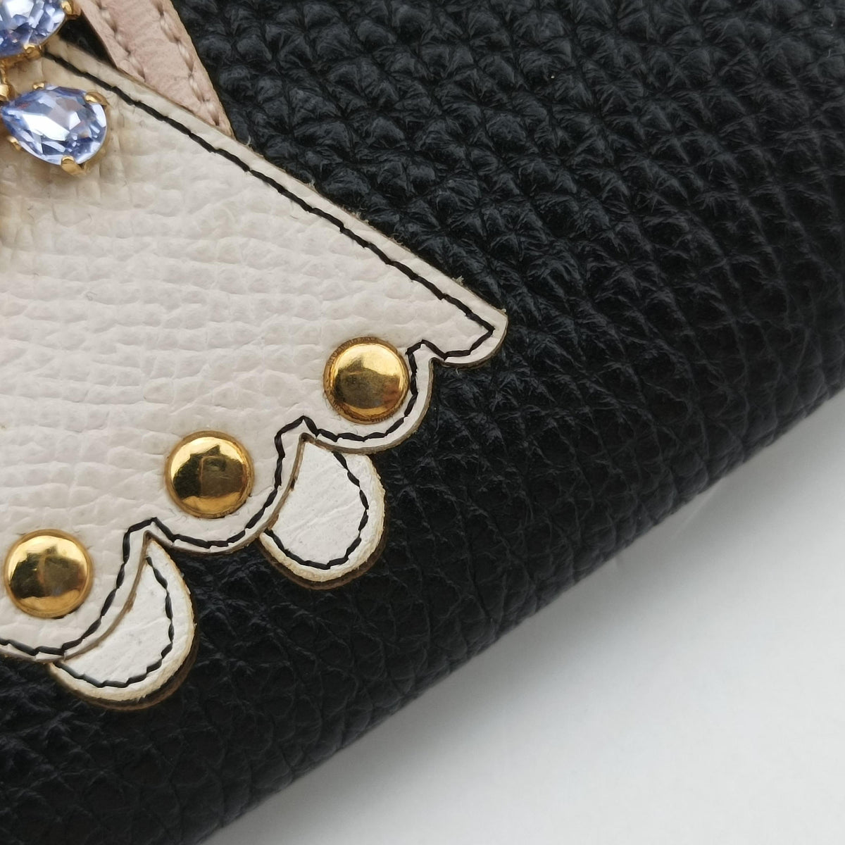 Secondhand Dolce & Gabbana Family Patch Black Leather  shoulderbag | stylenewstar