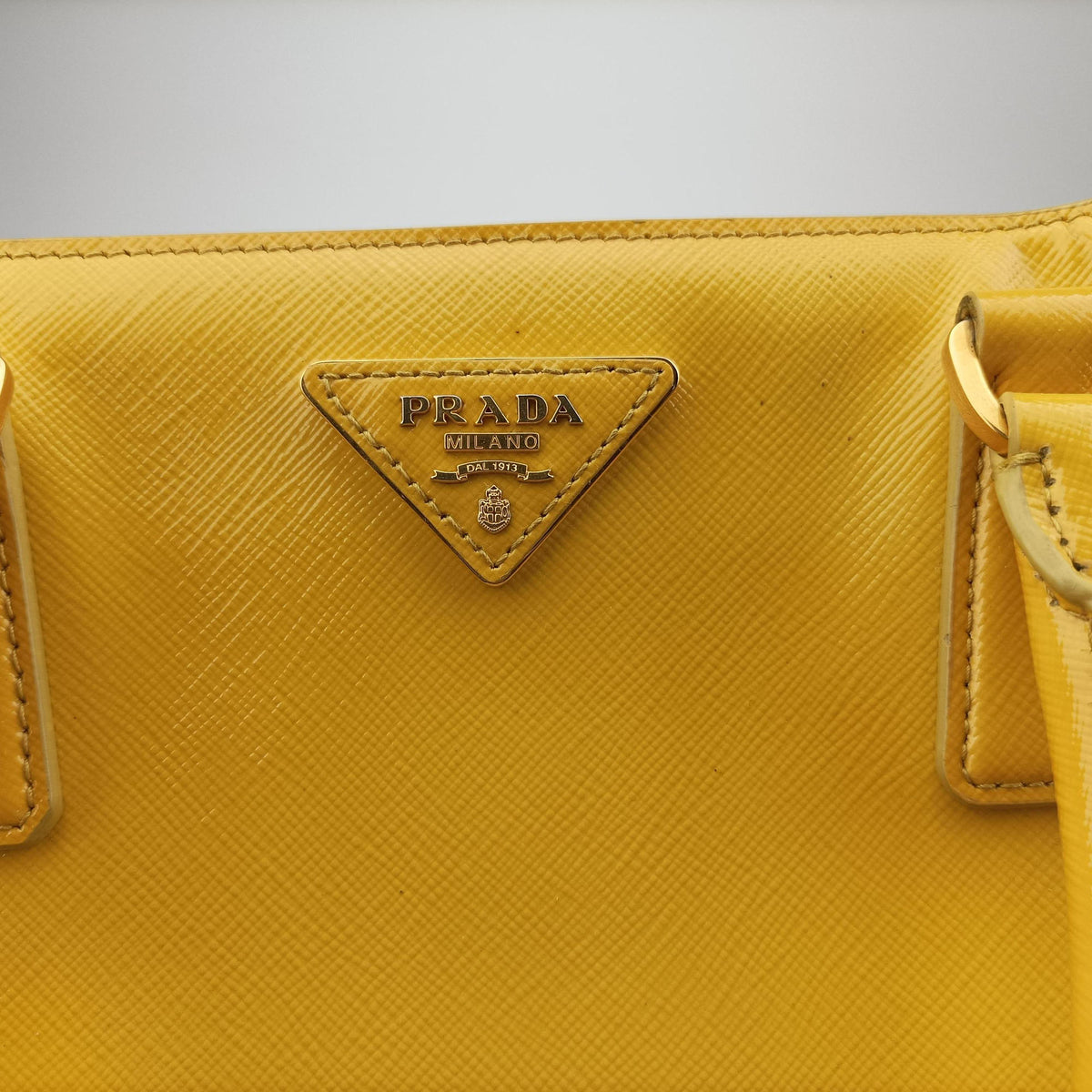 Pre-owned Prada Galleria Yellow Patent BN1874 shoulderbag | stylenewstar