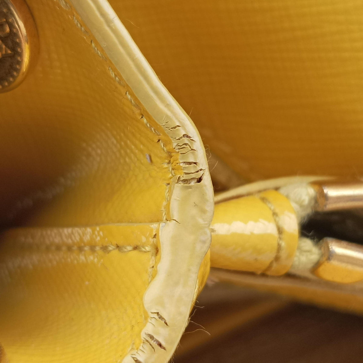 Pre-owned Prada Galleria Yellow Patent BN1874 shoulderbag | stylenewstar