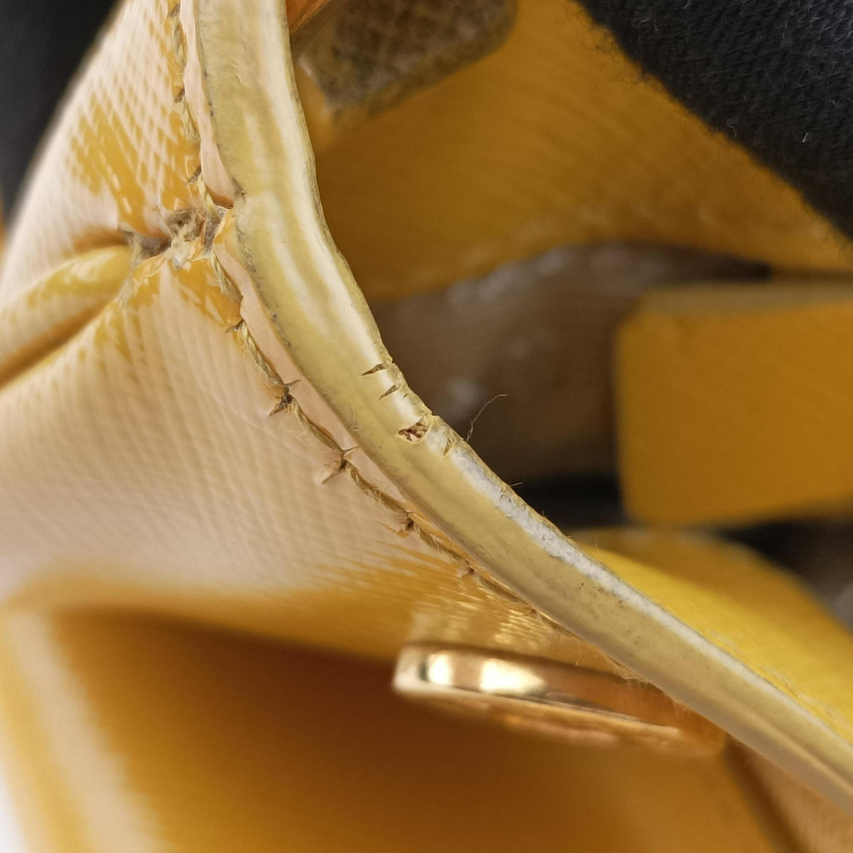 Pre-owned Prada Galleria Yellow Patent BN1874 shoulderbag | stylenewstar