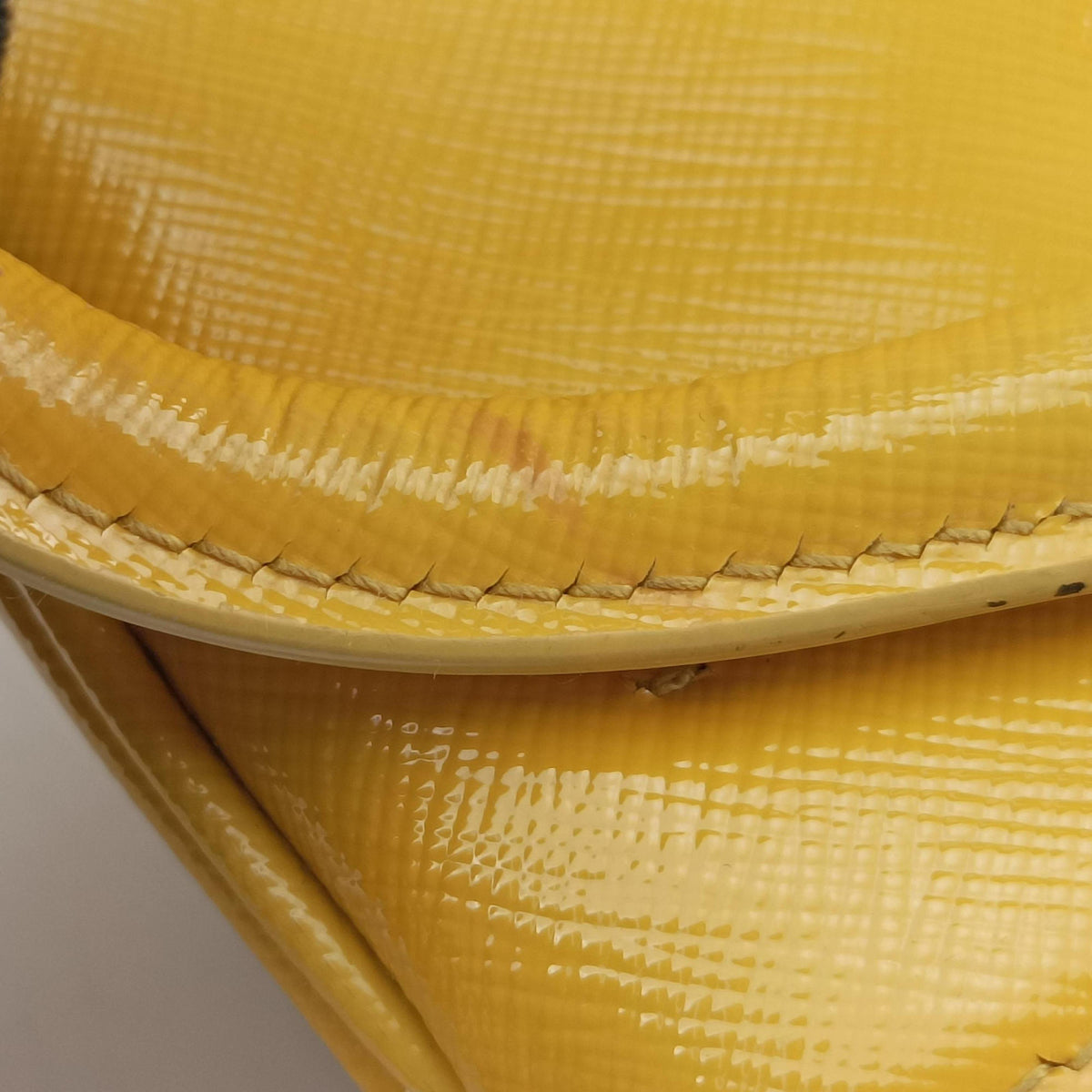 Pre-owned Prada Galleria Yellow Patent BN1874 shoulderbag | stylenewstar