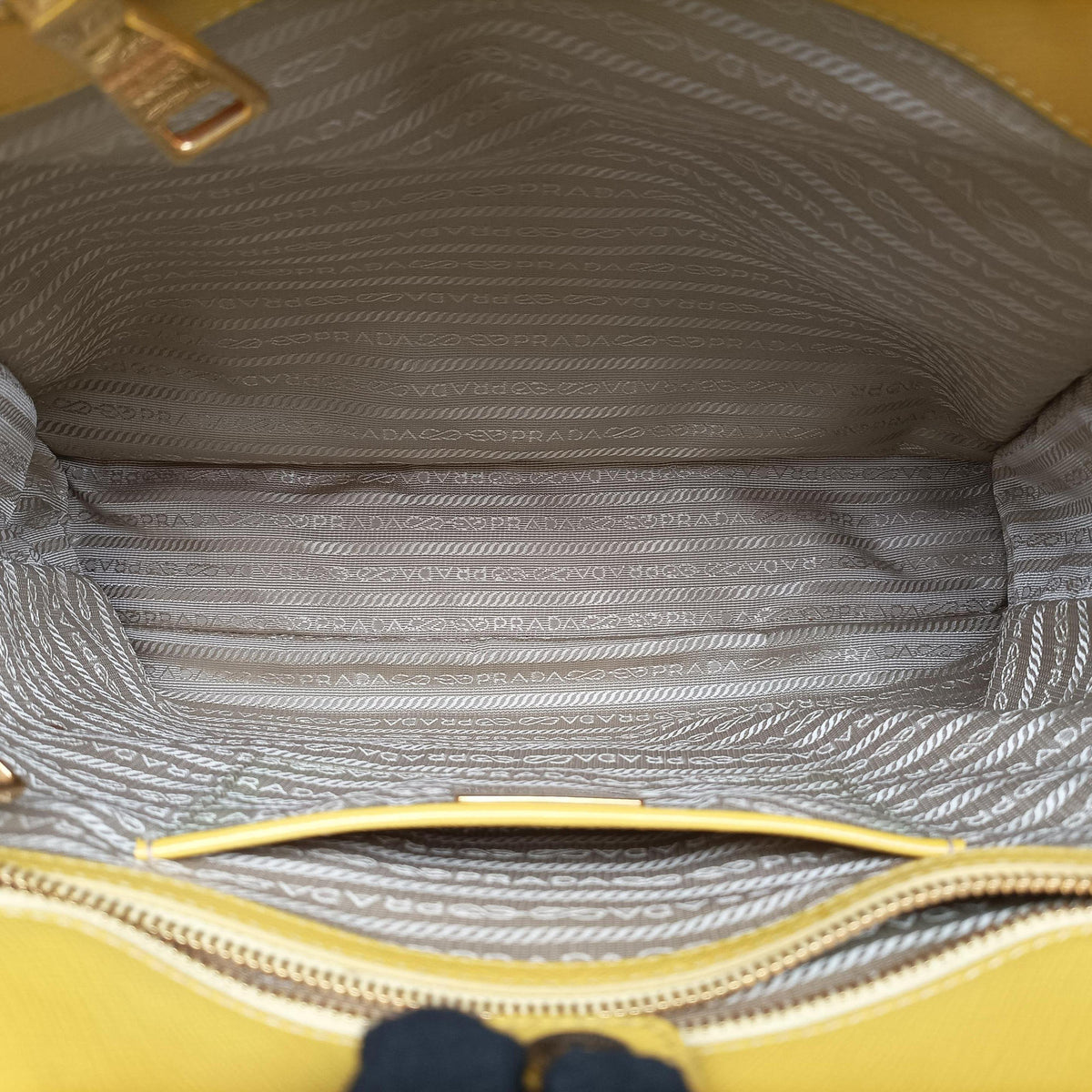 Pre-owned Prada Galleria Yellow Patent BN1874 shoulderbag | stylenewstar