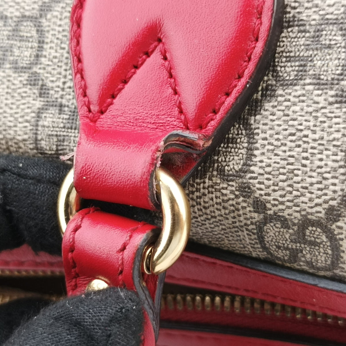 Vintage Gucci GG SUPREME Heart Embroidered Beige x Multicolour PVC coated canvas×Leather 409529 shoulderbag | stylenewstar