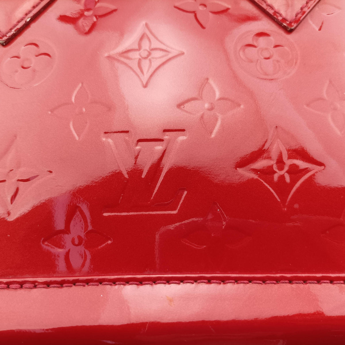 Secondhand Louis Vuitton Alma BB pomme d'amour Vernis M90174 shoulderbag | stylenewstar