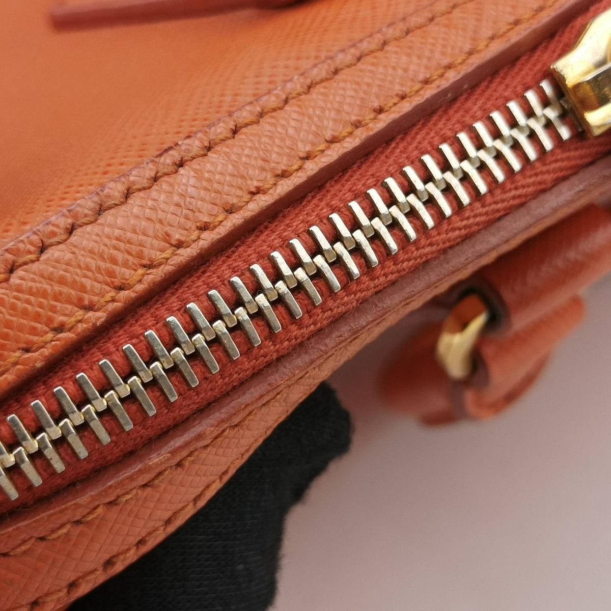 Pre-owned Prada bowling Orange SAFFIANO Leather  shoulderbag | stylenewstar