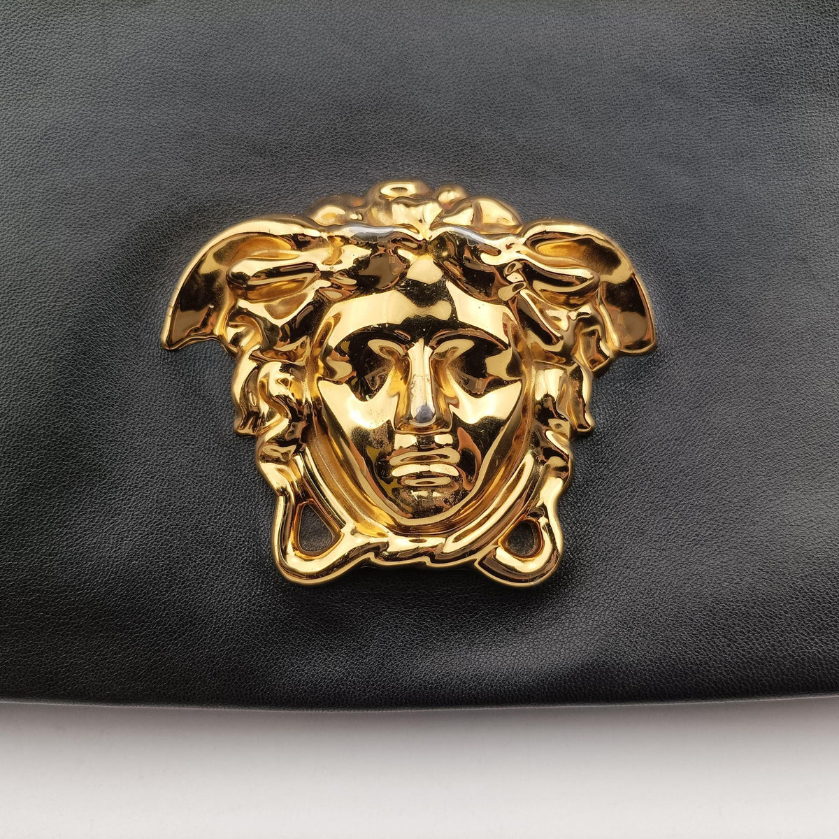 Vintage VERSACE La Medusa Black Leather  shoulderbag | stylenewstar