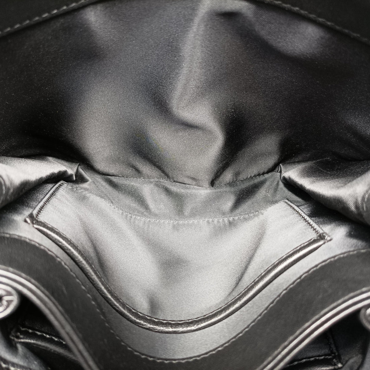 Vintage VERSACE La Medusa Black Leather  shoulderbag | stylenewstar