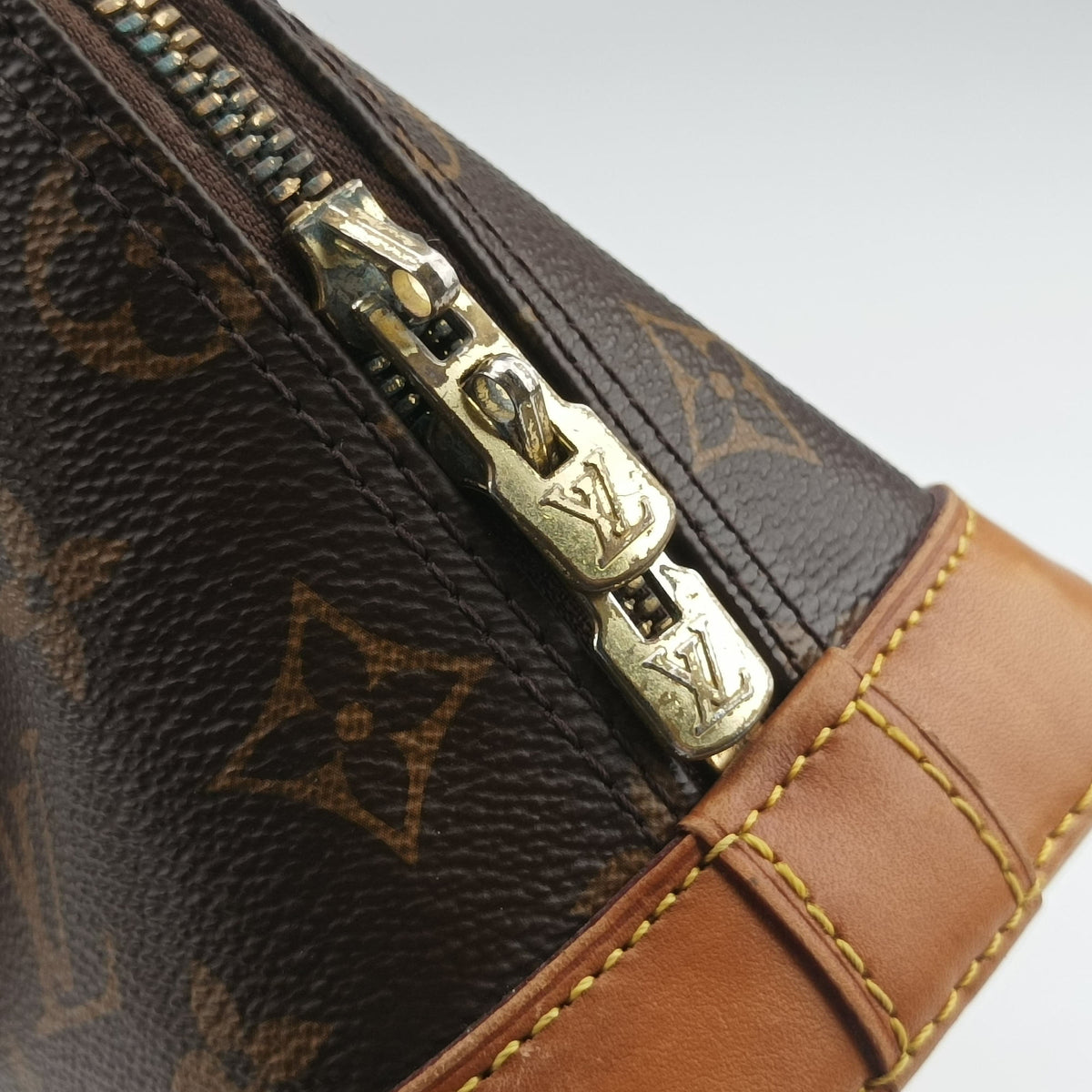 Secondhand Louis Vuitton Alma BB　 Brown Monogram Canvas M53152 shoulderbag | stylenewstar