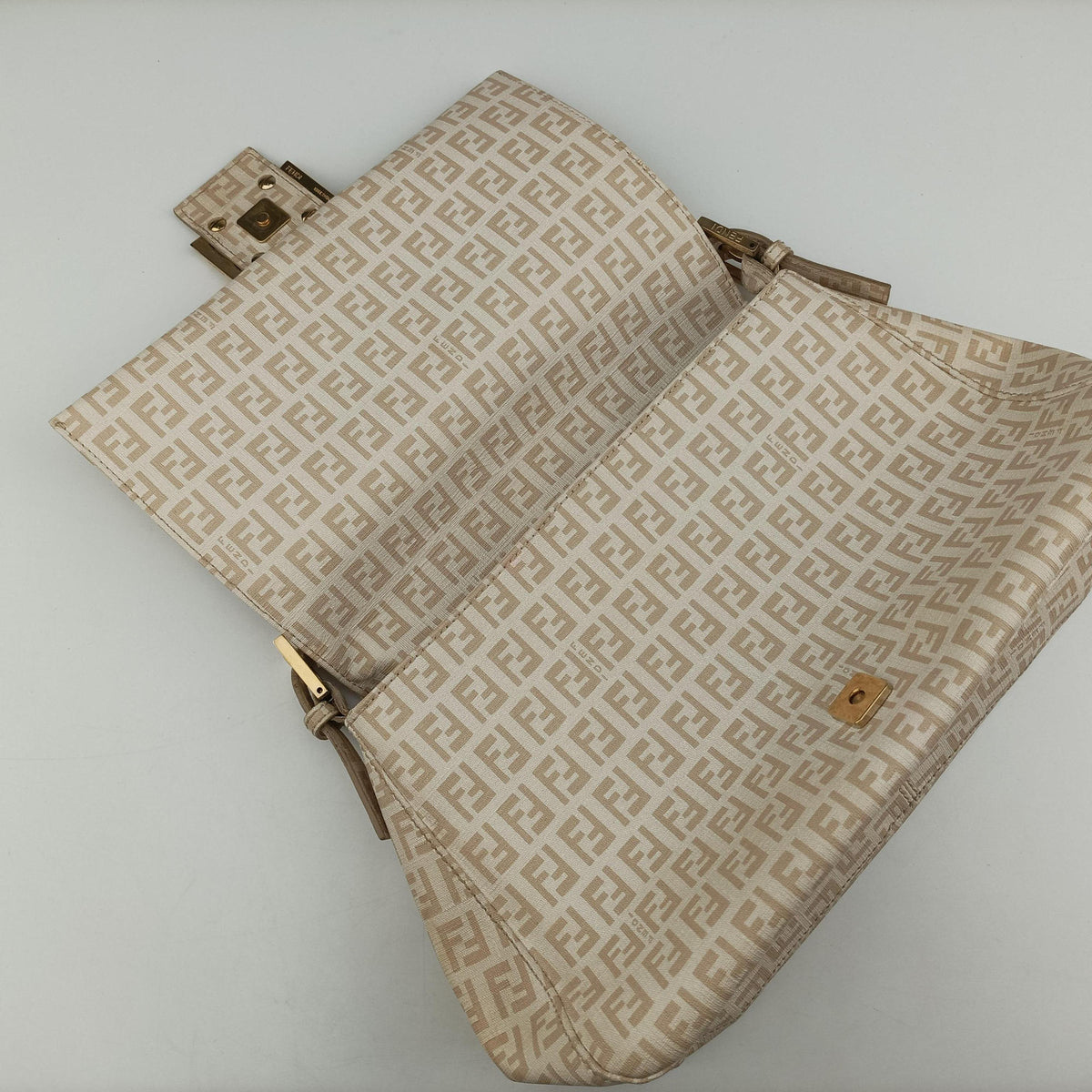 Pre-owned Fendi Baguette Zucchino Beige PVC coated canvas 8BR001 shoulderbag | stylenewstar