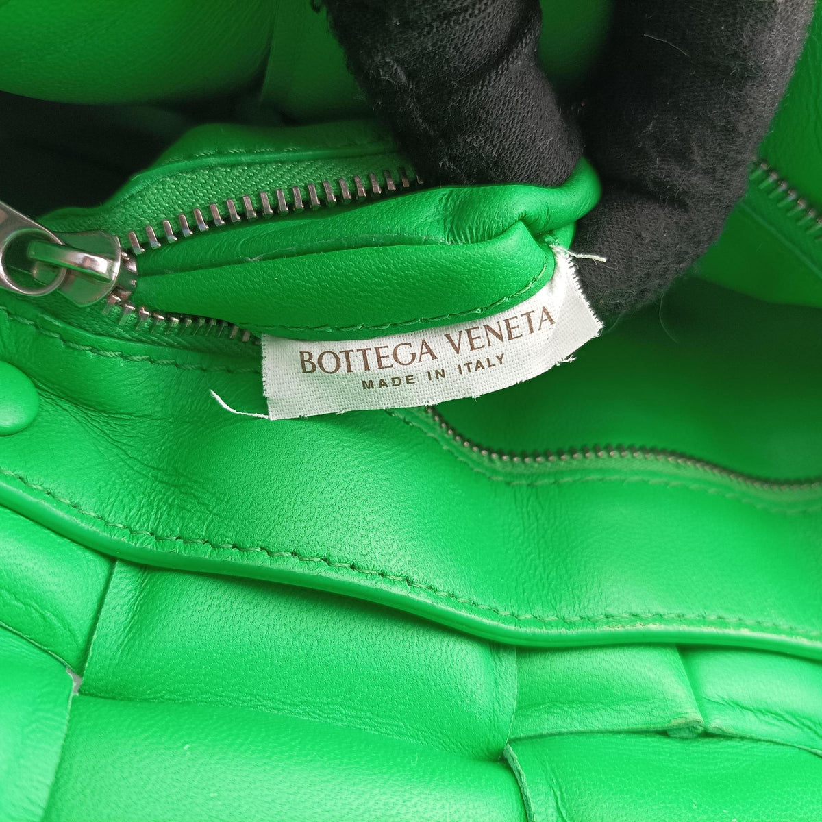 Pre-owned Bottega Veneta Padded Cassette Green lambskin  shoulderbag | stylenewstar