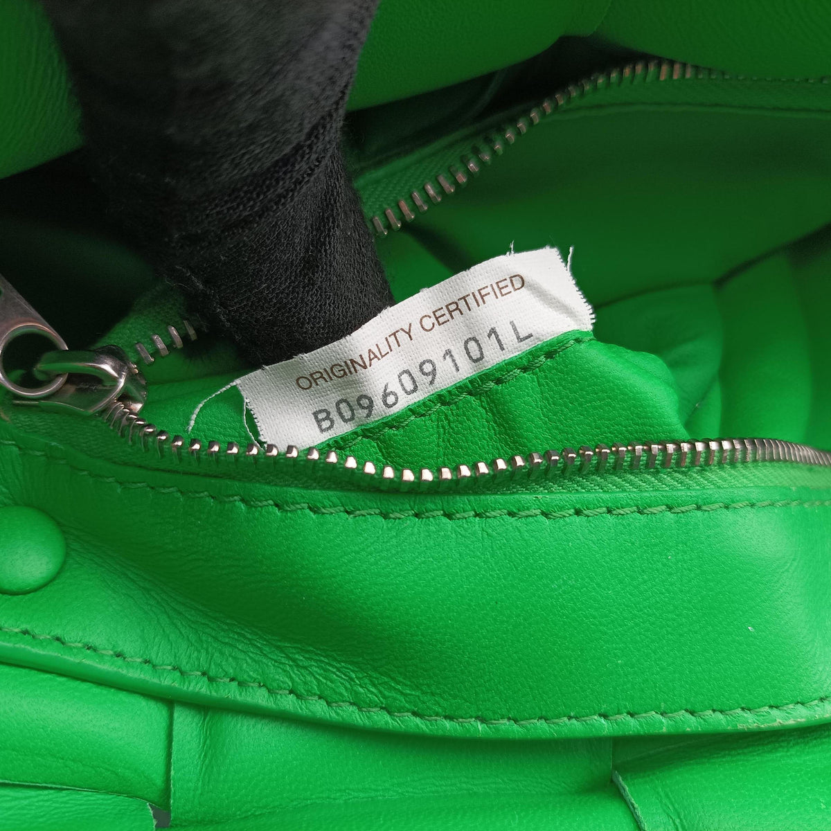 Pre-owned Bottega Veneta Padded Cassette Green lambskin  shoulderbag | stylenewstar