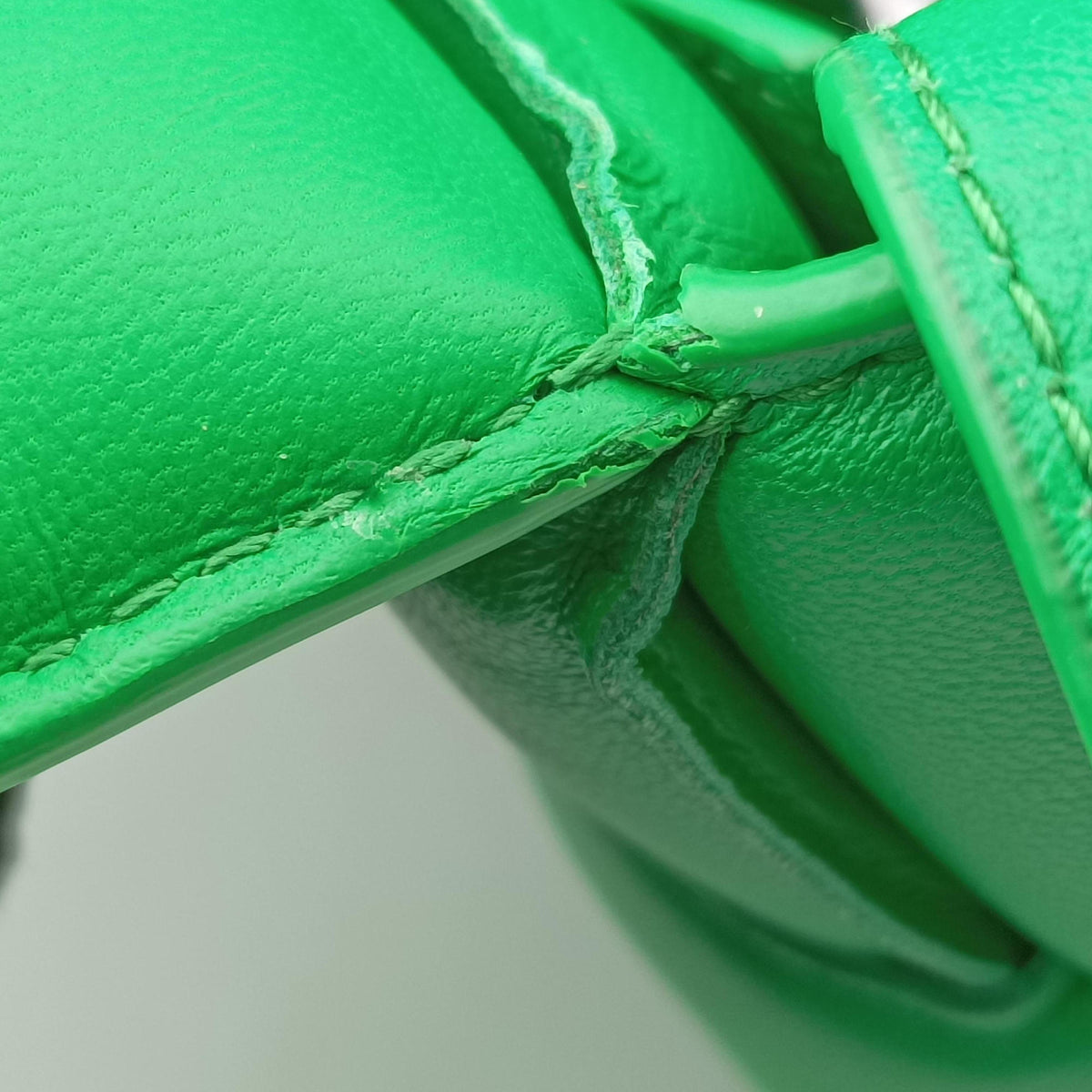 Pre-owned Bottega Veneta Padded Cassette Green lambskin  shoulderbag | stylenewstar