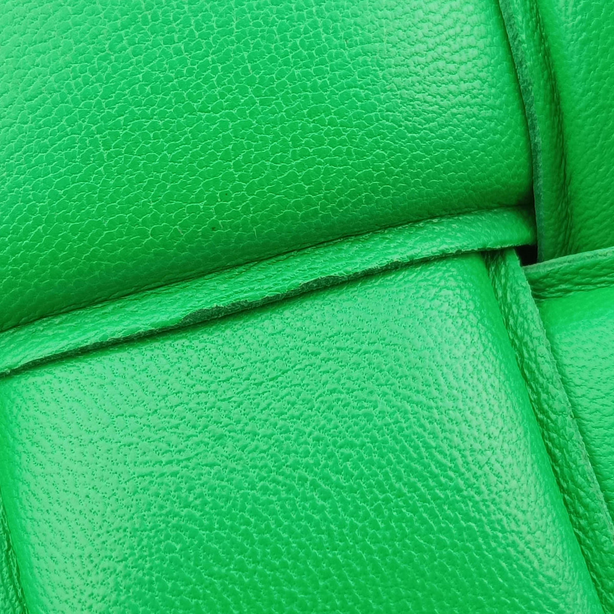 Pre-owned Bottega Veneta Padded Cassette Green lambskin  shoulderbag | stylenewstar