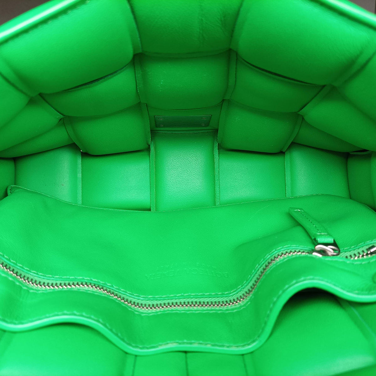 Pre-owned Bottega Veneta Padded Cassette Green lambskin  shoulderbag | stylenewstar