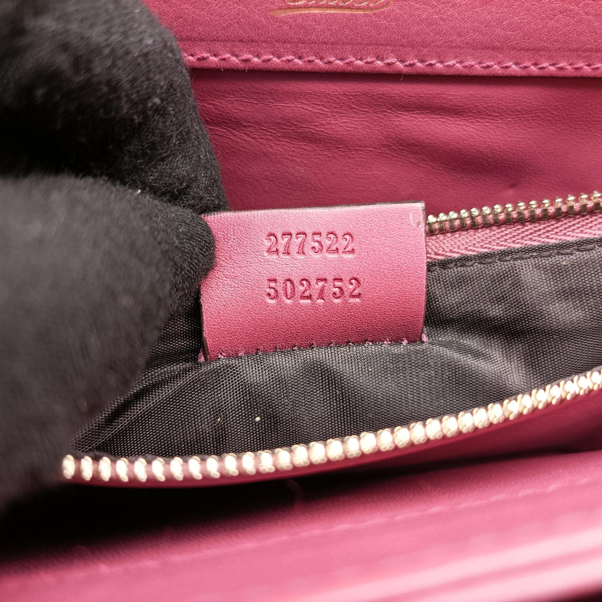 Vintage Gucci Interlocking 1973 Flap Pink Leather 277522 shoulderbag | stylenewstar