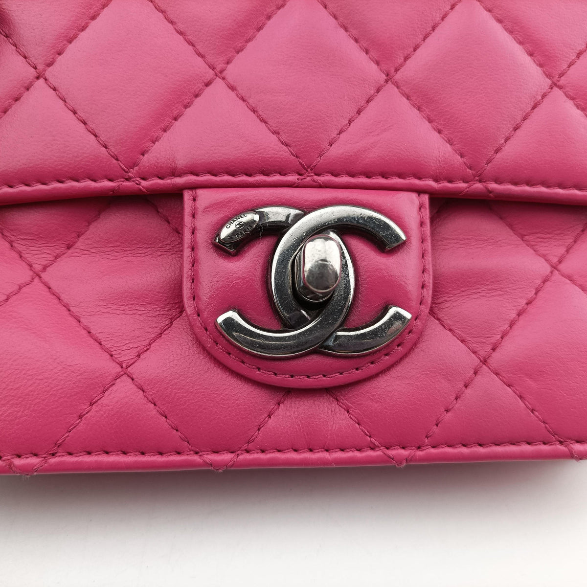 Secondhand Chanel Matelasse Pink Leather  shoulderbag | stylenewstar