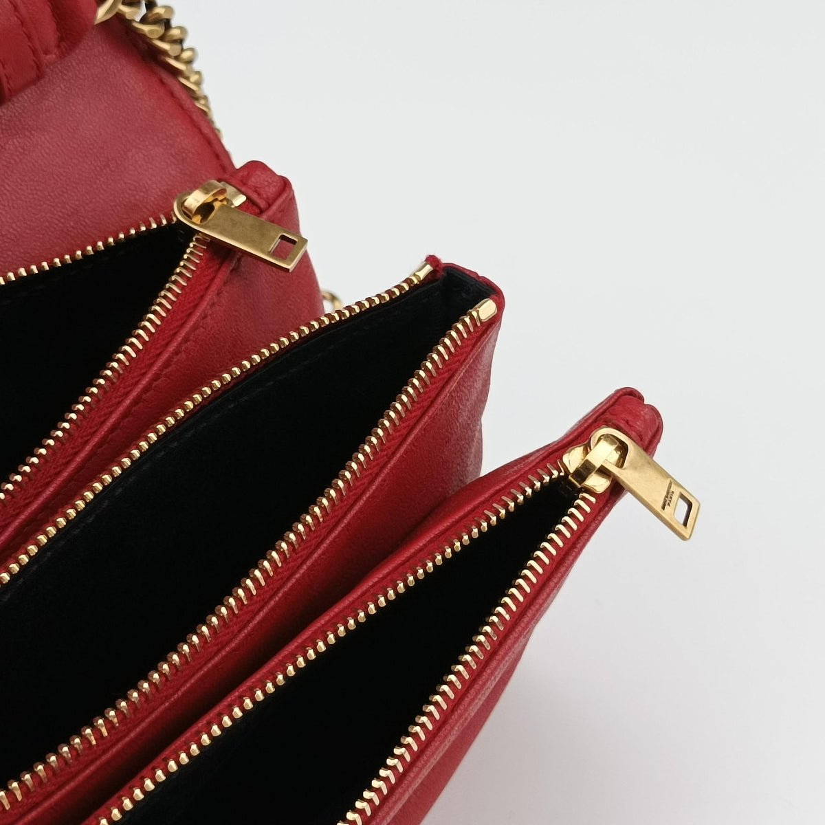 Secondhand Yves Saint Laurent ANGIE Red Leather 568906 shoulderbag | stylenewstar
