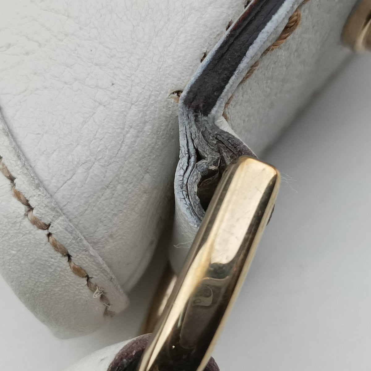 Pre-owned Gucci Abbey White Leather 130738 shoulderbag | stylenewstar