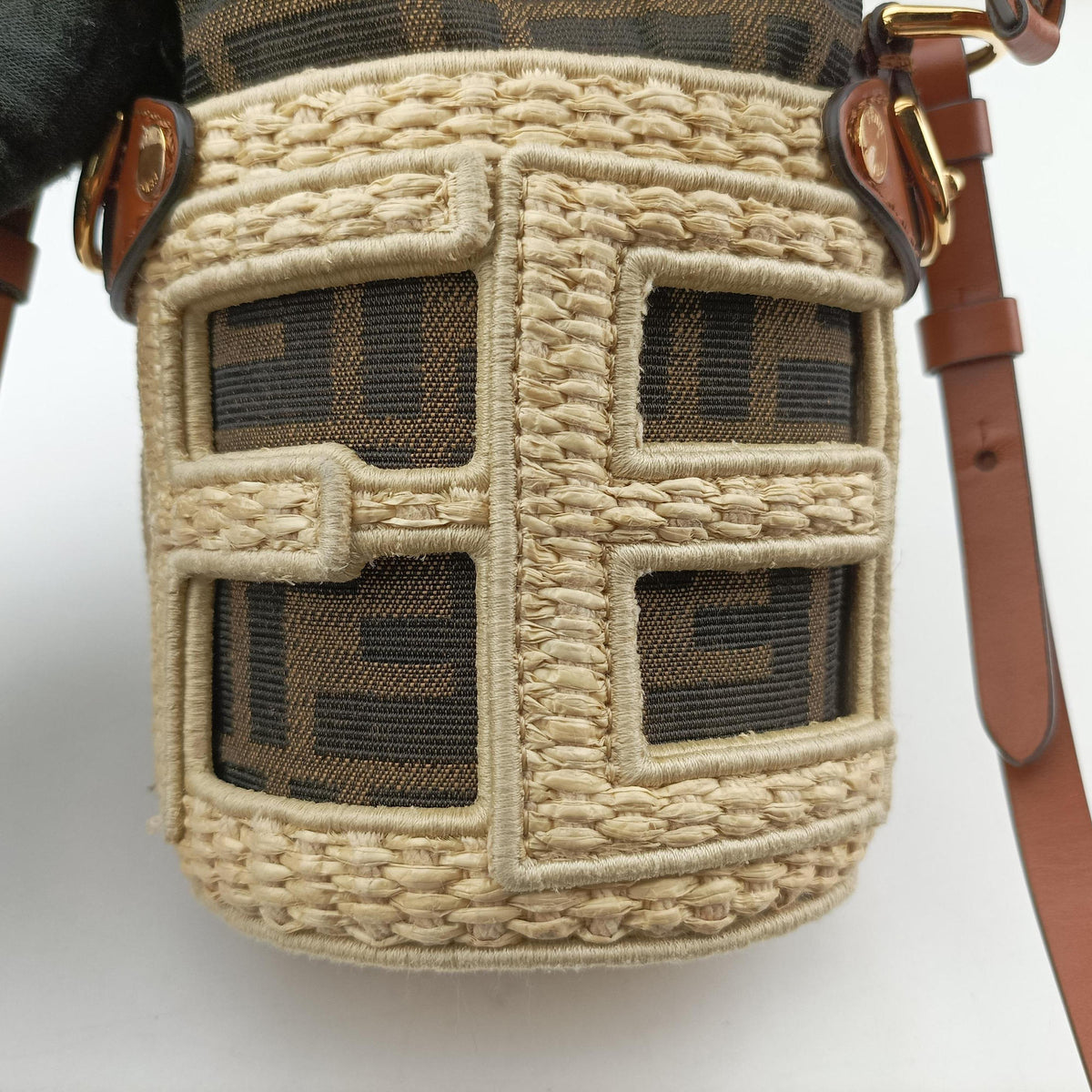 Pre-owned Fendi Nano Step Out IvoryxBrown Straw×Canvas×Leather 7AS189 shoulderbag | stylenewstar