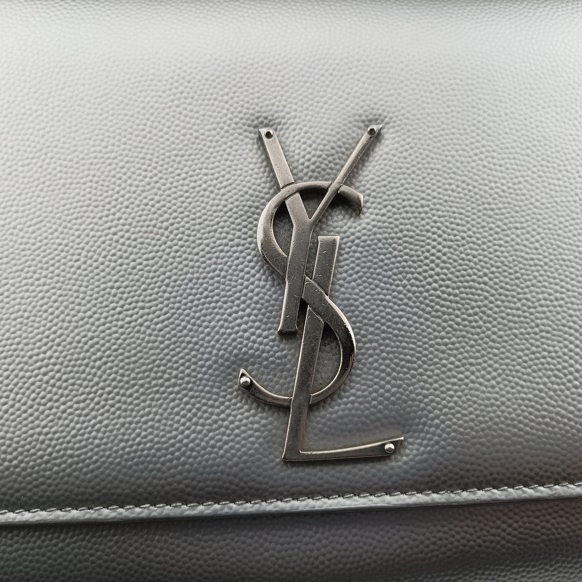 Pre-owned Yves Saint Laurent KATE Silver Leather 364021 shoulderbag | stylenewstar