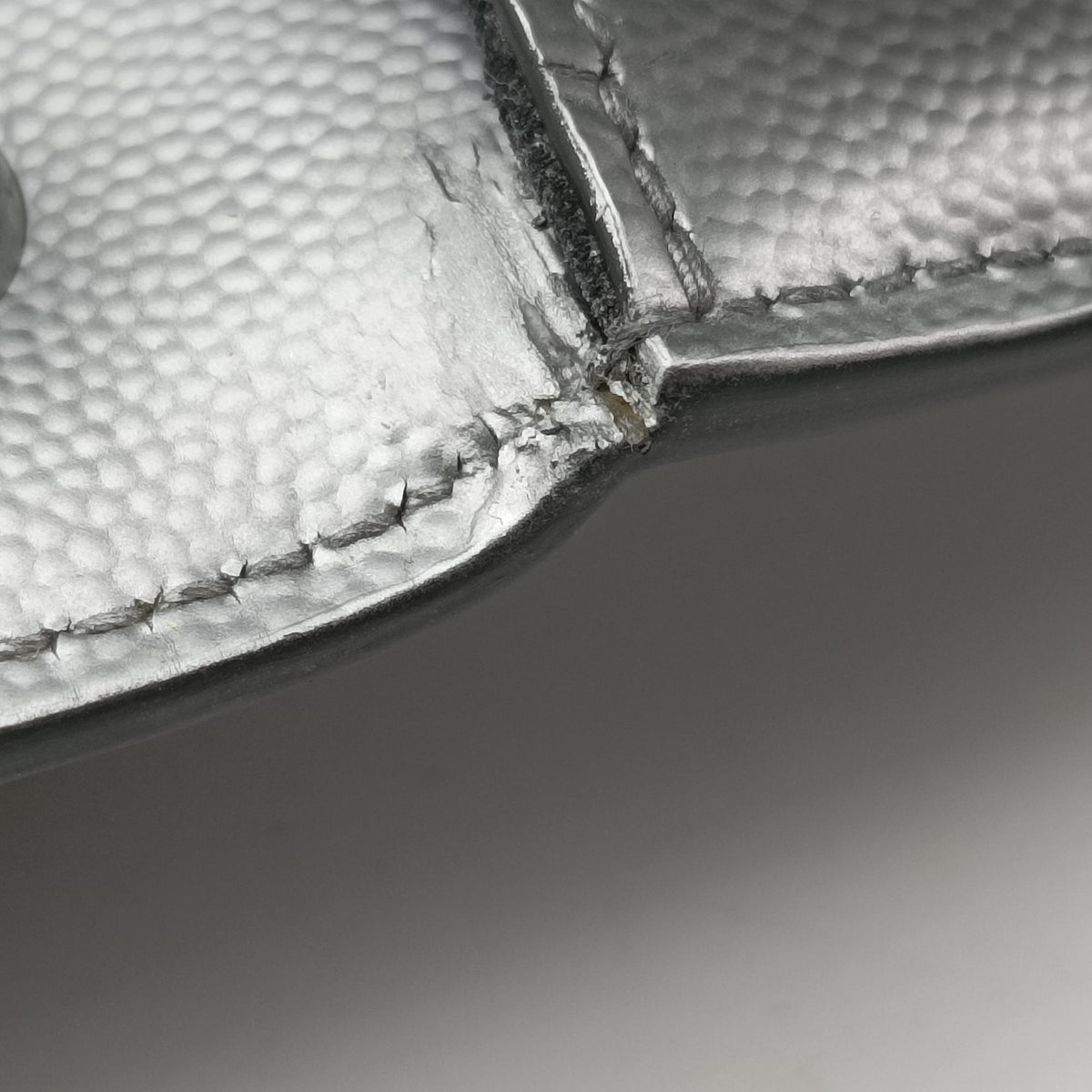 Pre-owned Yves Saint Laurent KATE Silver Leather 364021 shoulderbag | stylenewstar