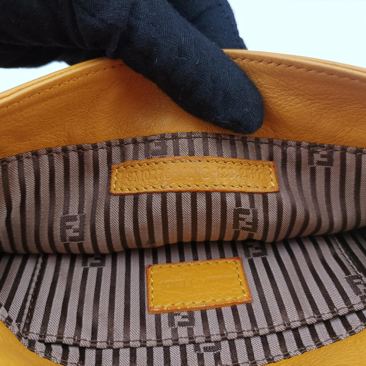 Secondhand Fendi Fendista Pochette Yellow Leather 8M0376 shoulderbag | stylenewstar