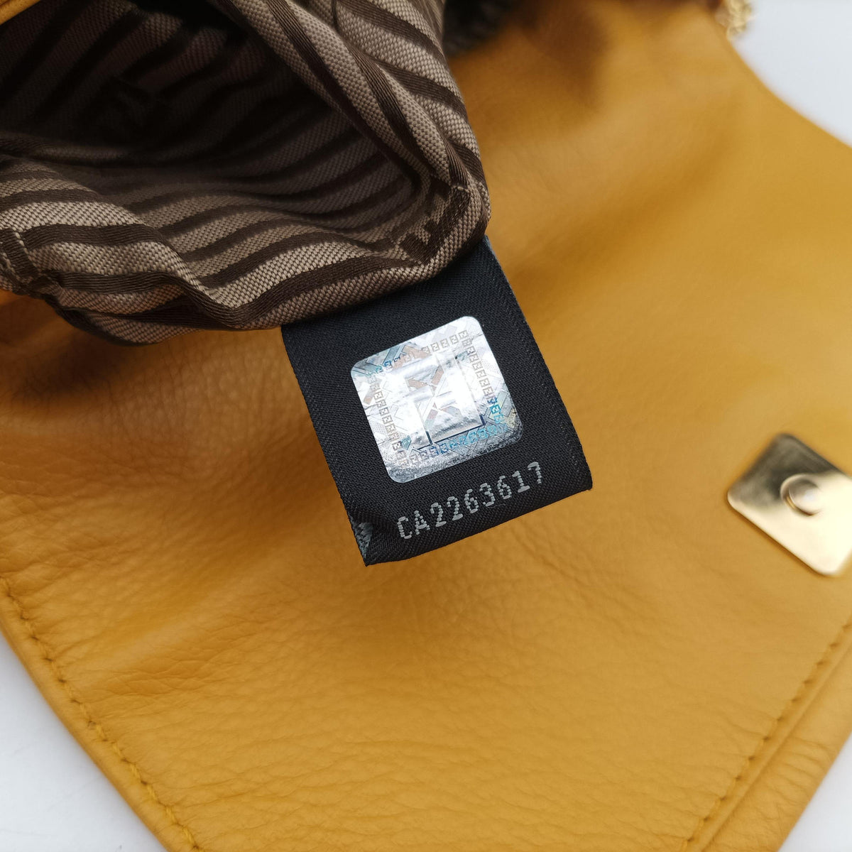 Secondhand Fendi Fendista Pochette Yellow Leather 8M0376 shoulderbag | stylenewstar